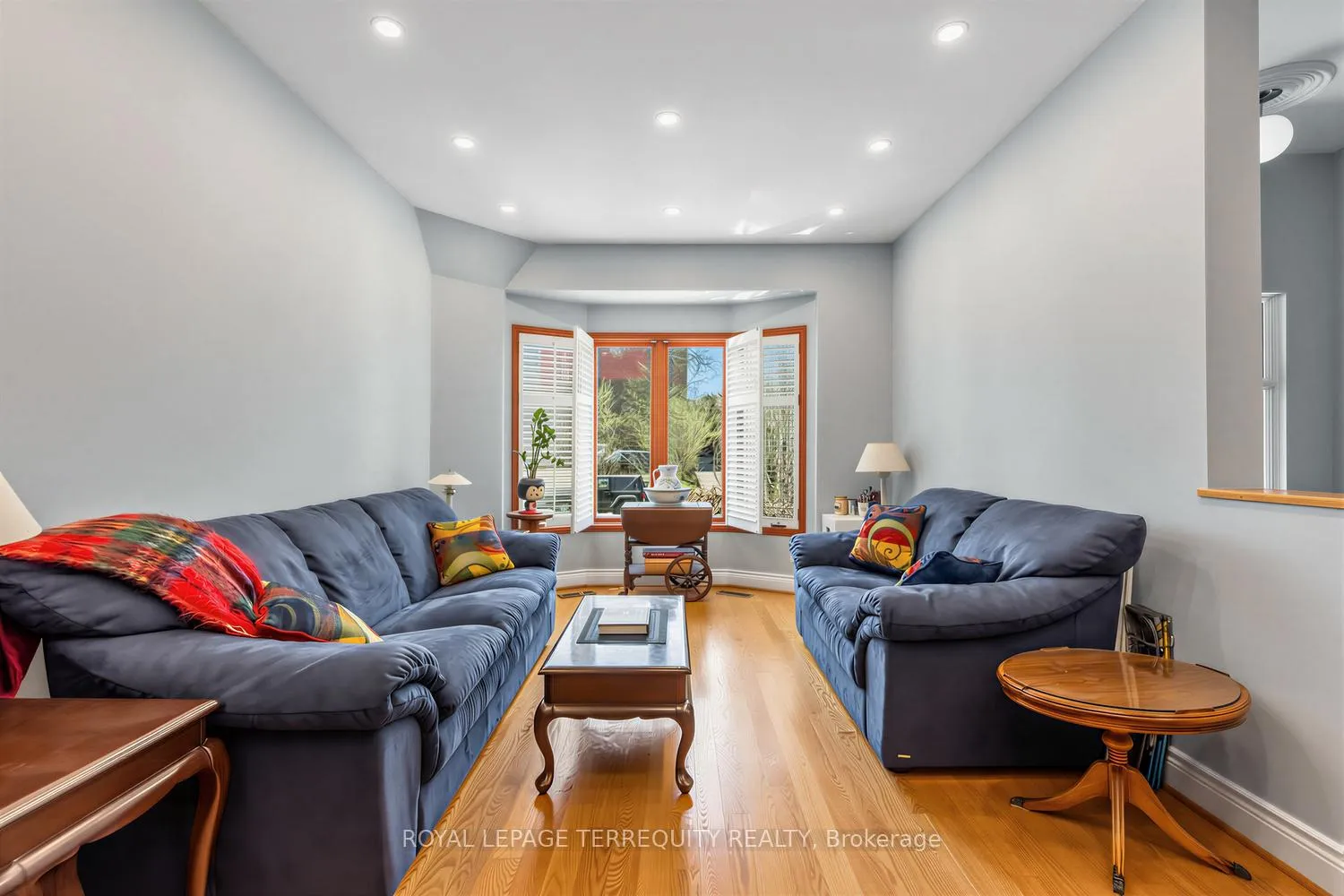Photo 4 of 21 Hadley Road, Toronto, Mount Pleasant East — HOMEH