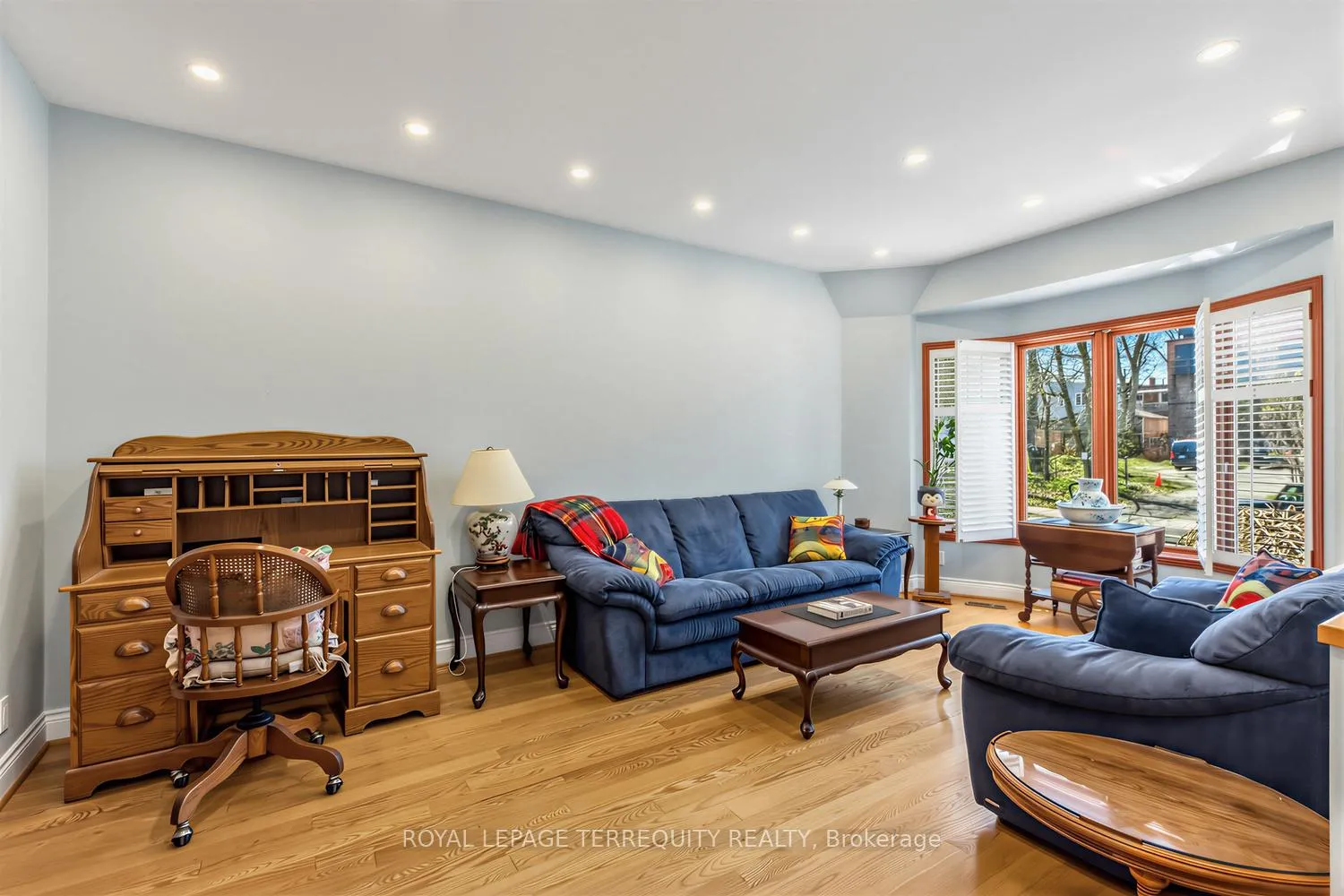 Photo 6 of 21 Hadley Road, Toronto, Mount Pleasant East — HOMEH