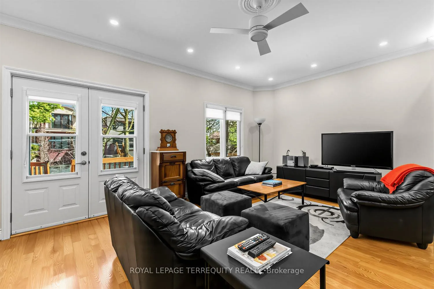 Photo 14 of 21 Hadley Road, Toronto, Mount Pleasant East — HOMEH