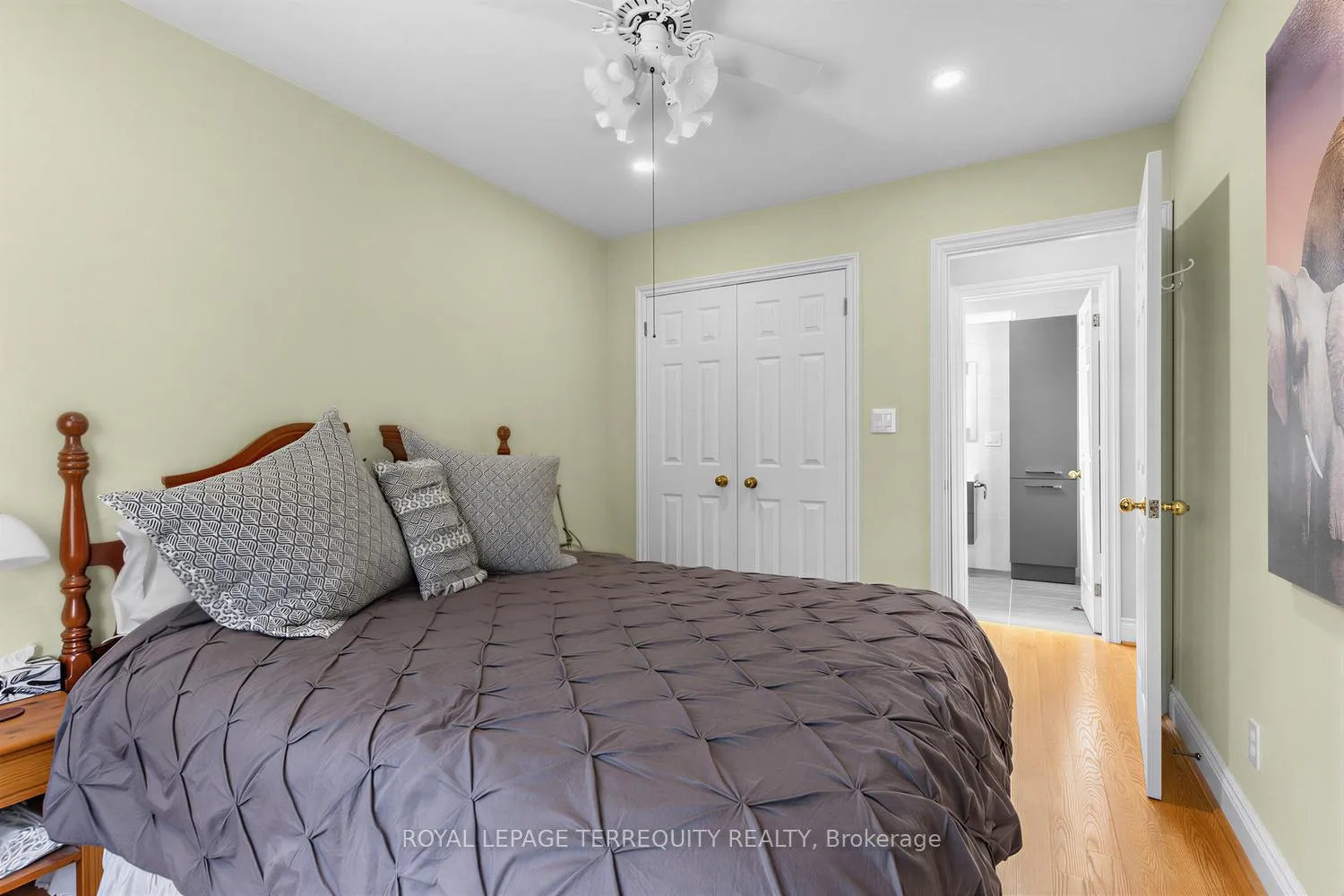 Photo 23 of 21 Hadley Road, Toronto, Mount Pleasant East — HOMEH