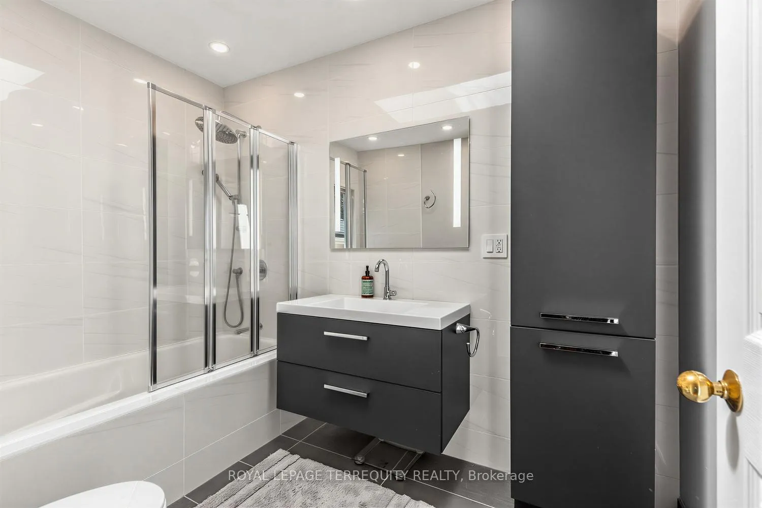 Photo 25 of 21 Hadley Road, Toronto, Mount Pleasant East — HOMEH