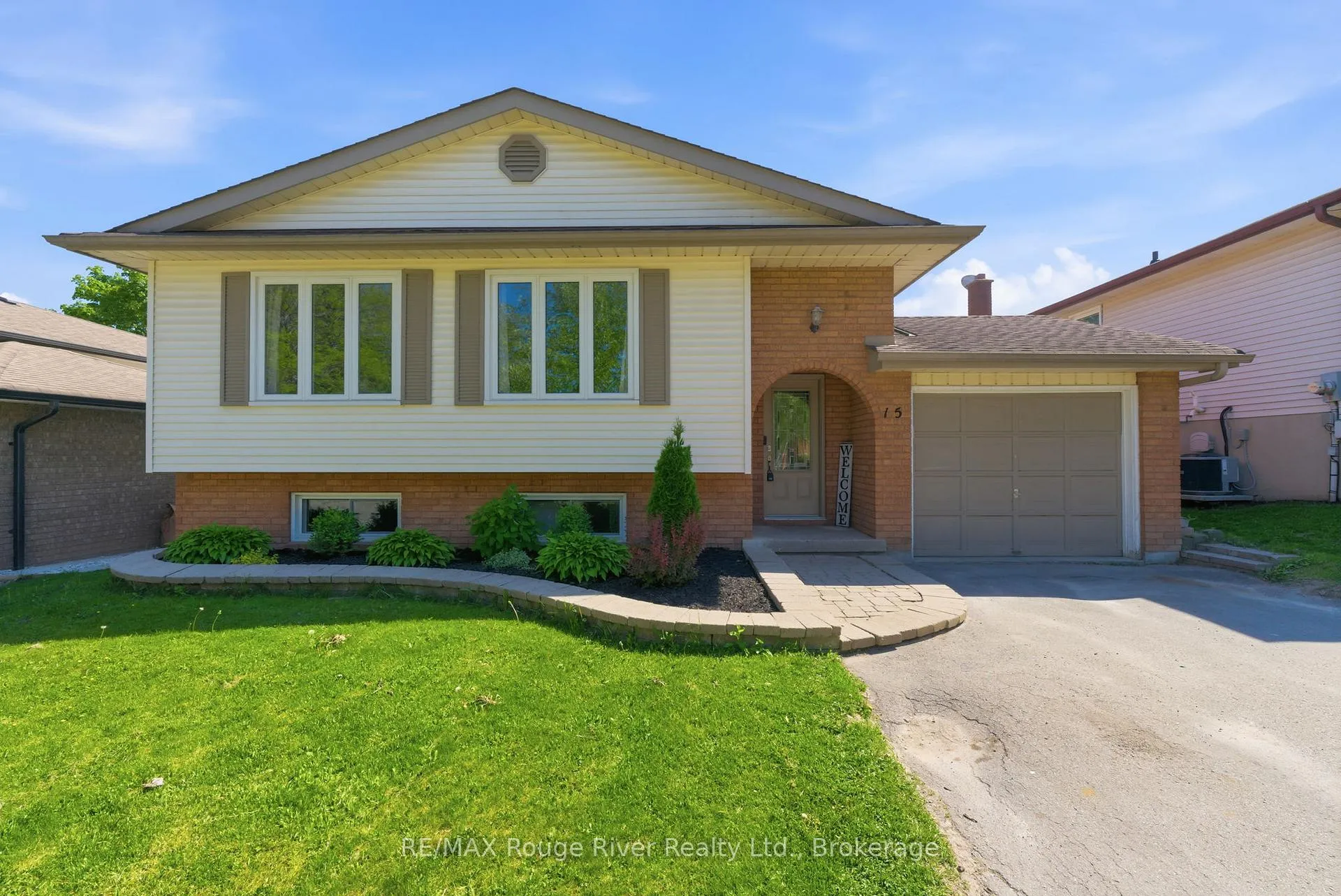Photo 1 of 15 Lakeview Drive, Scugog, Port Perry — HOMEH
