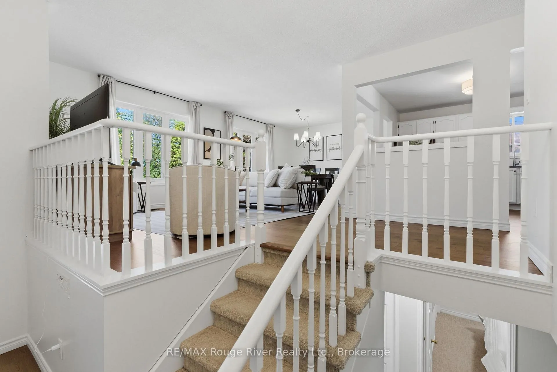 Photo 3 of 15 Lakeview Drive, Scugog, Port Perry — HOMEH