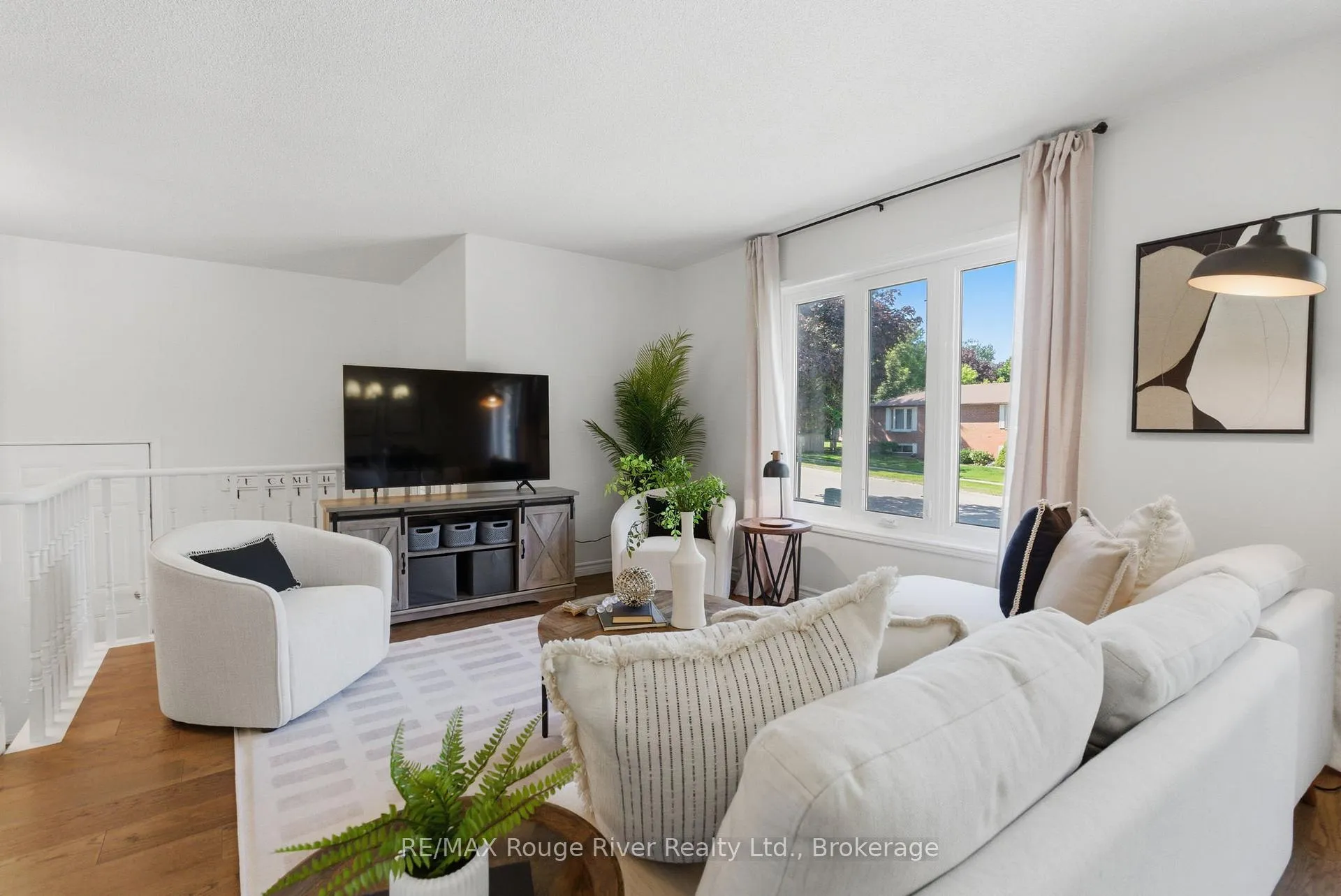 Photo 6 of 15 Lakeview Drive, Scugog, Port Perry — HOMEH