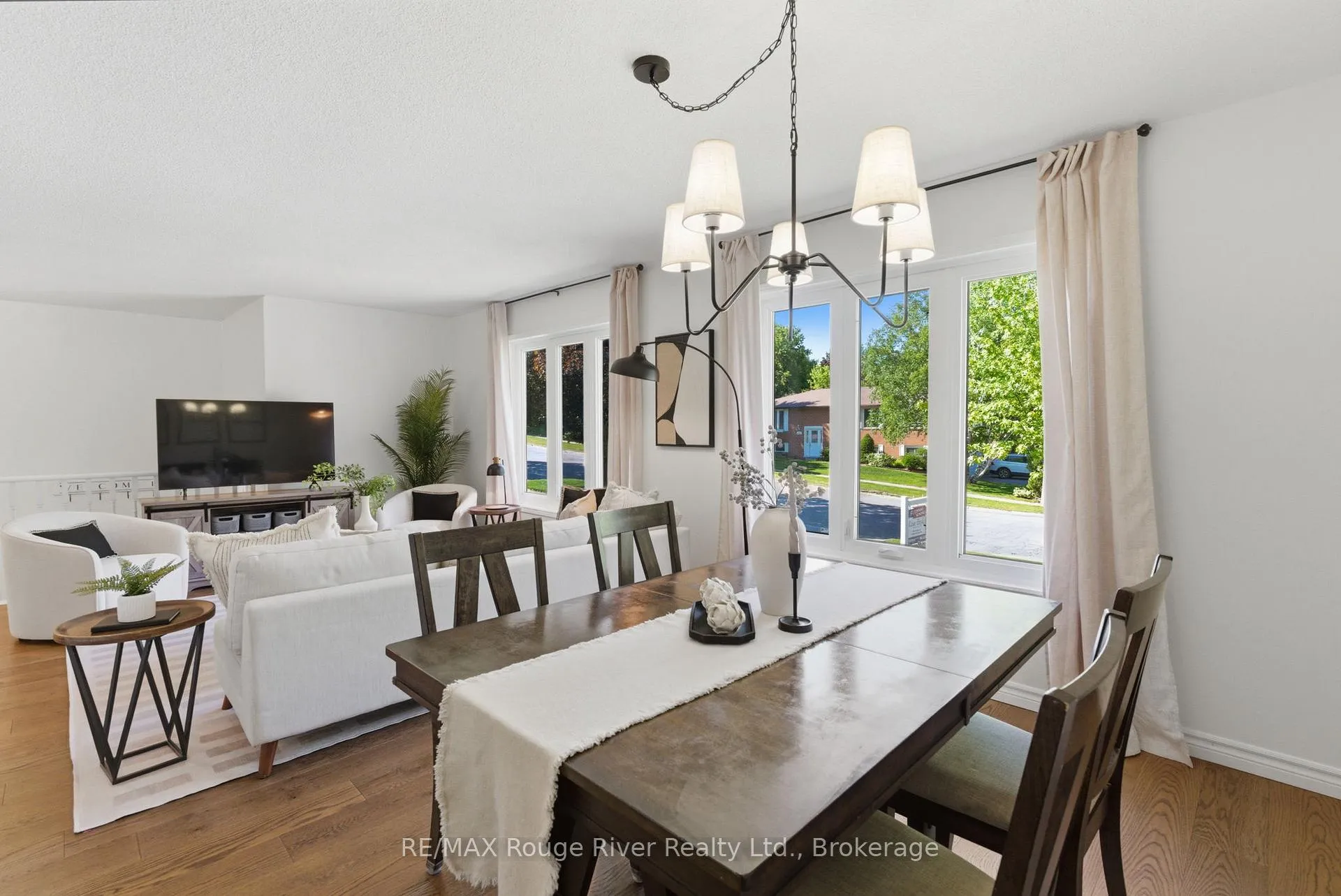 Photo 10 of 15 Lakeview Drive, Scugog, Port Perry — HOMEH