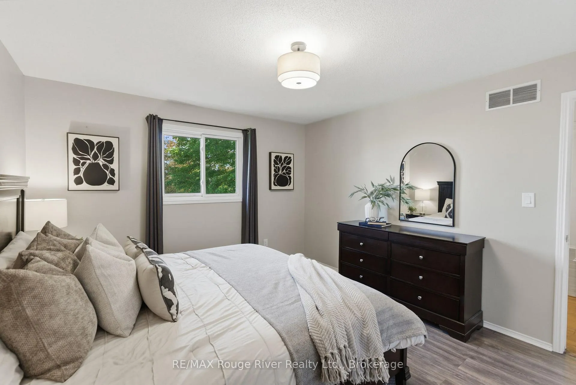 Photo 18 of 15 Lakeview Drive, Scugog, Port Perry — HOMEH
