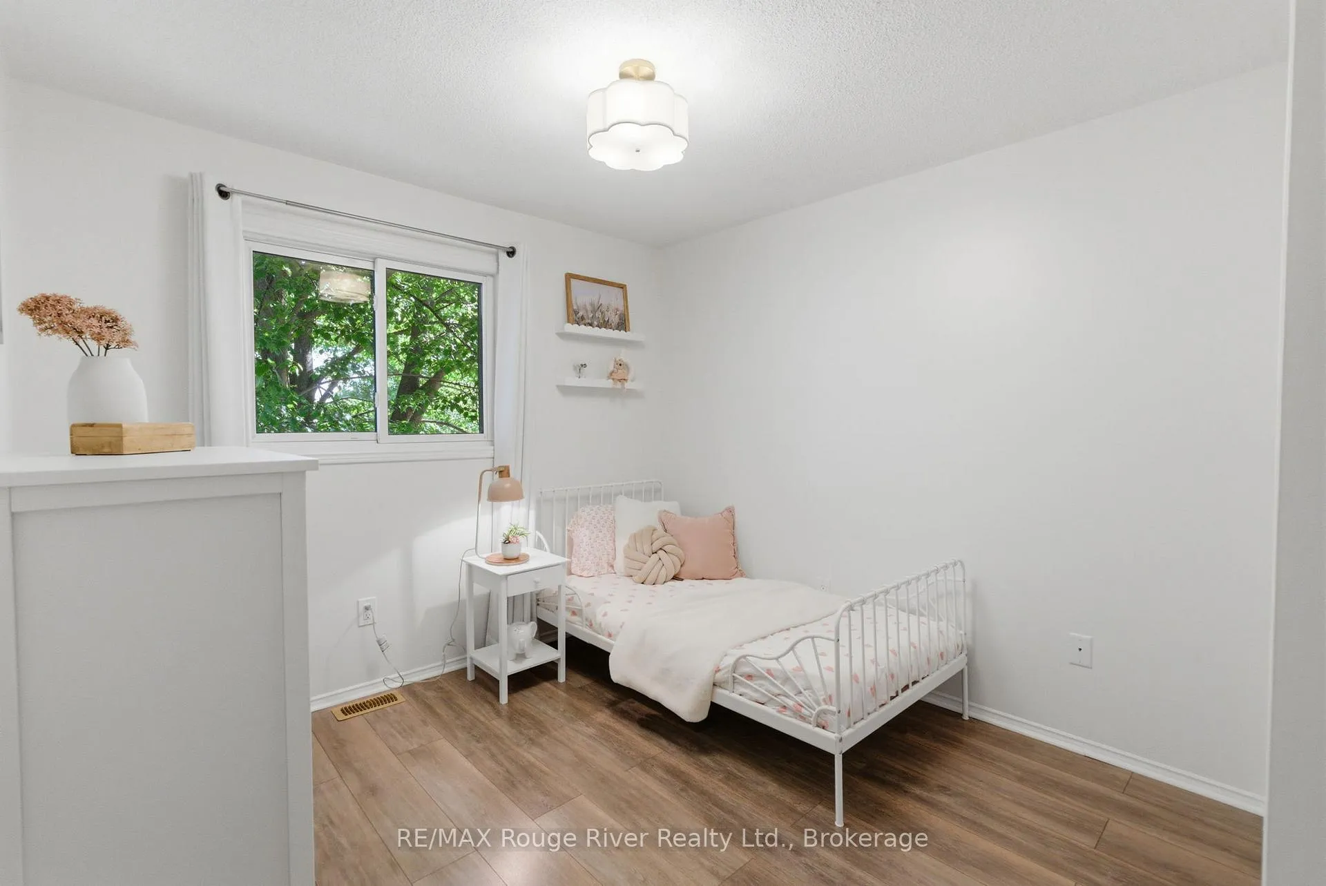 Photo 22 of 15 Lakeview Drive, Scugog, Port Perry — HOMEH