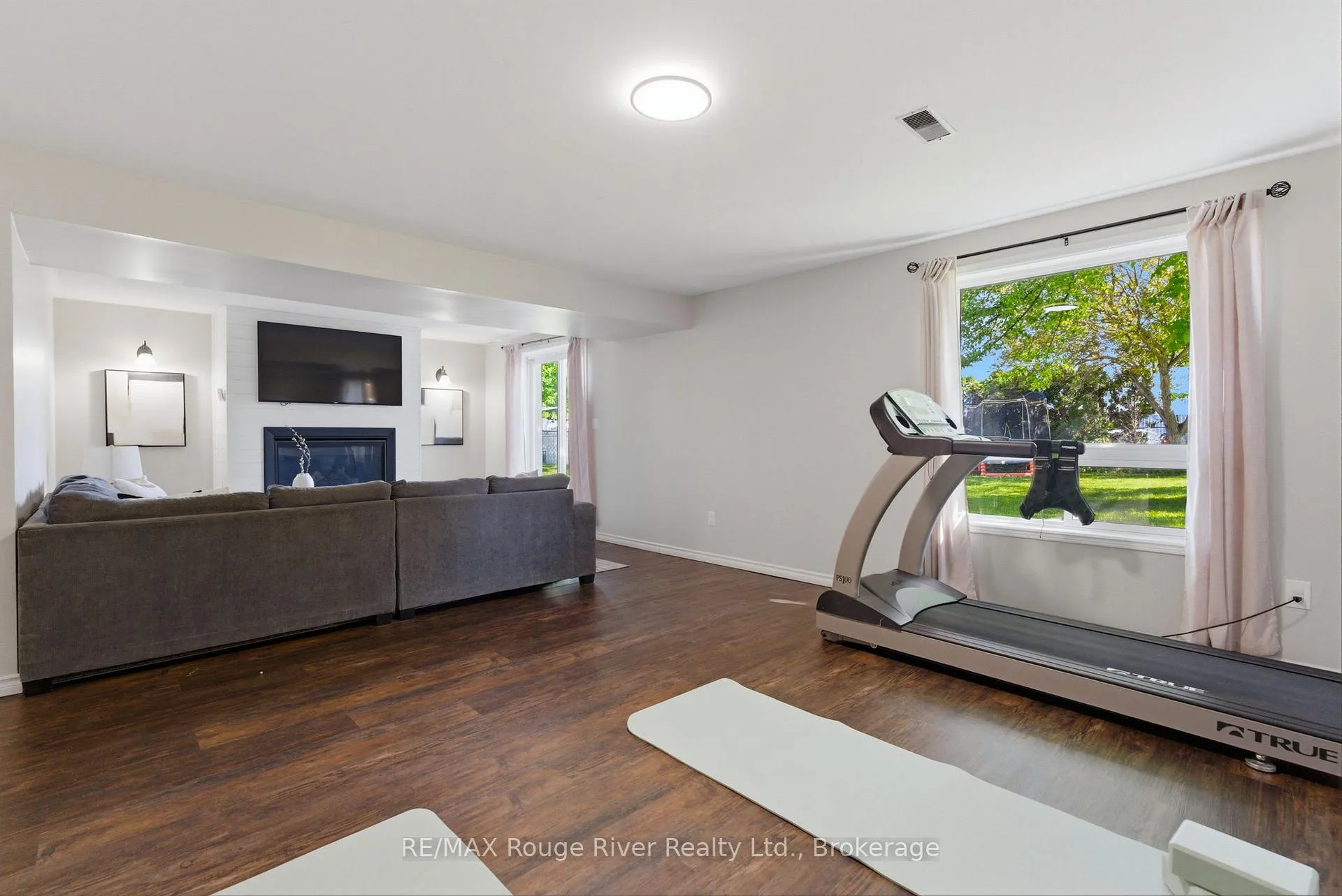 Photo 32 of 15 Lakeview Drive, Scugog, Port Perry — HOMEH