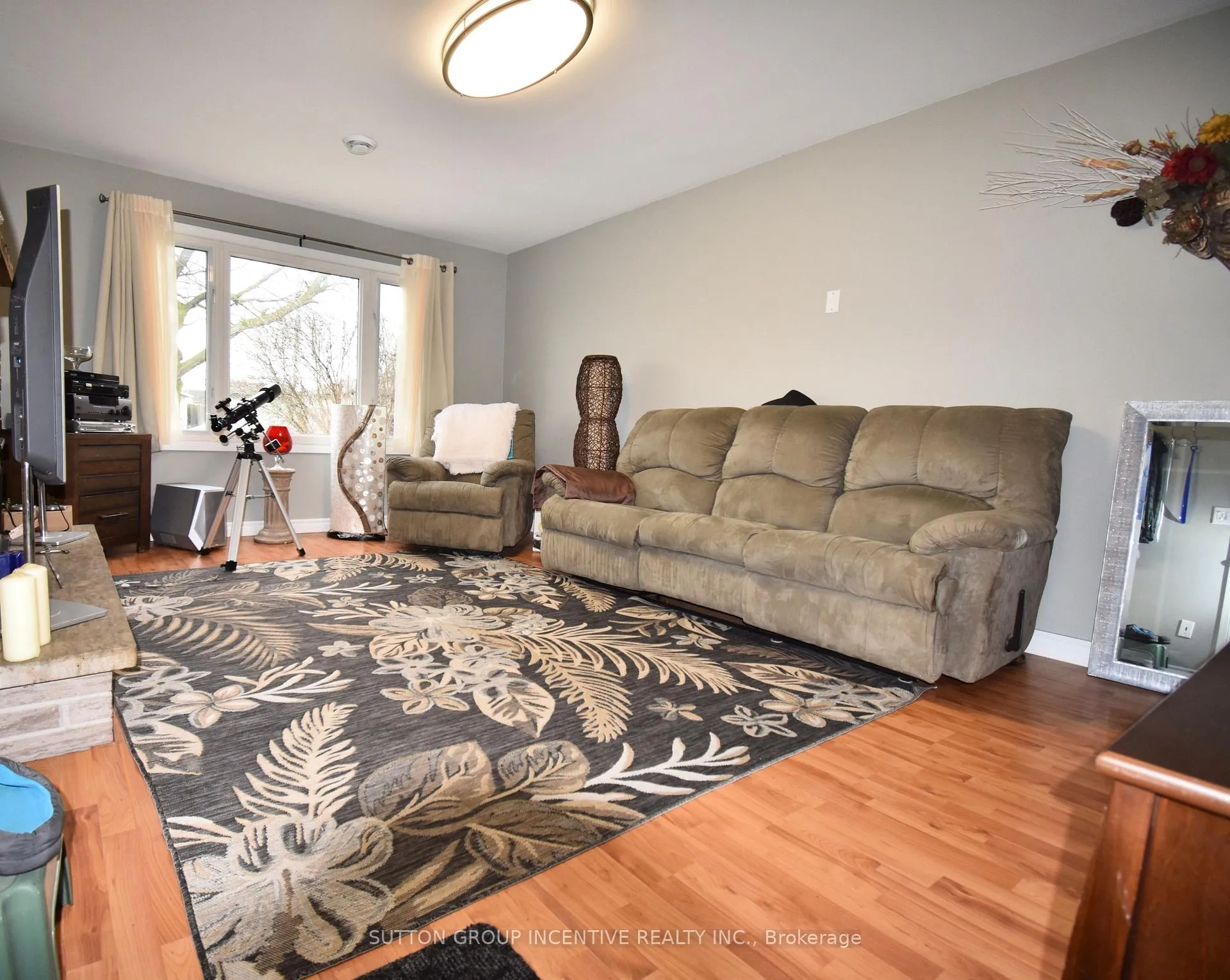 Photo 6 of 5 Lanark Crescent, St. Catharines, Carlton/Bunting — HOMEH