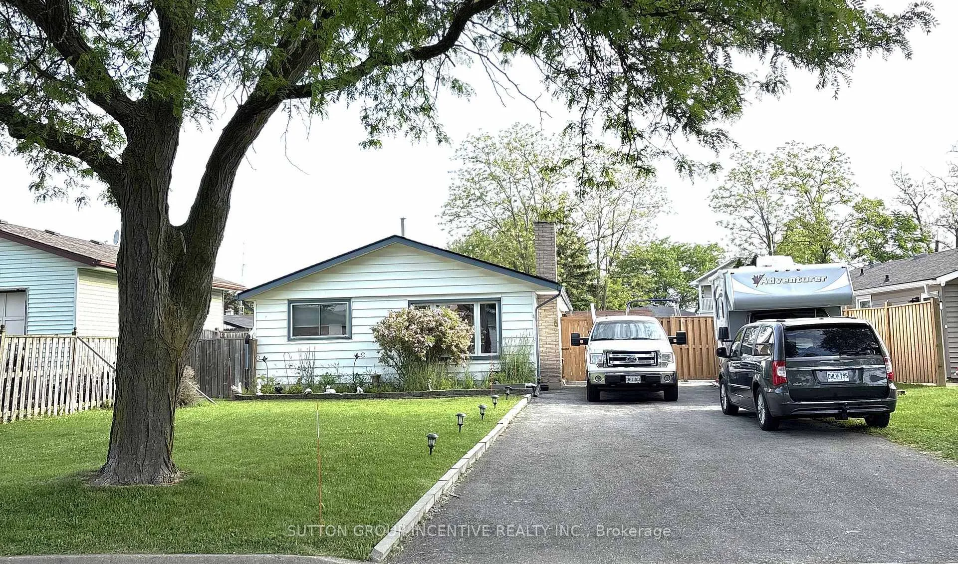 Photo 3 of 5 Lanark Crescent, St. Catharines, Carlton/Bunting — HOMEH