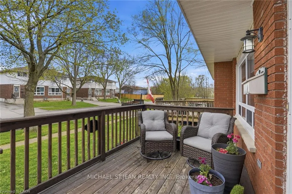 Photo 6 of 282 Roach Avenue, Welland, Broadway — HOMEH