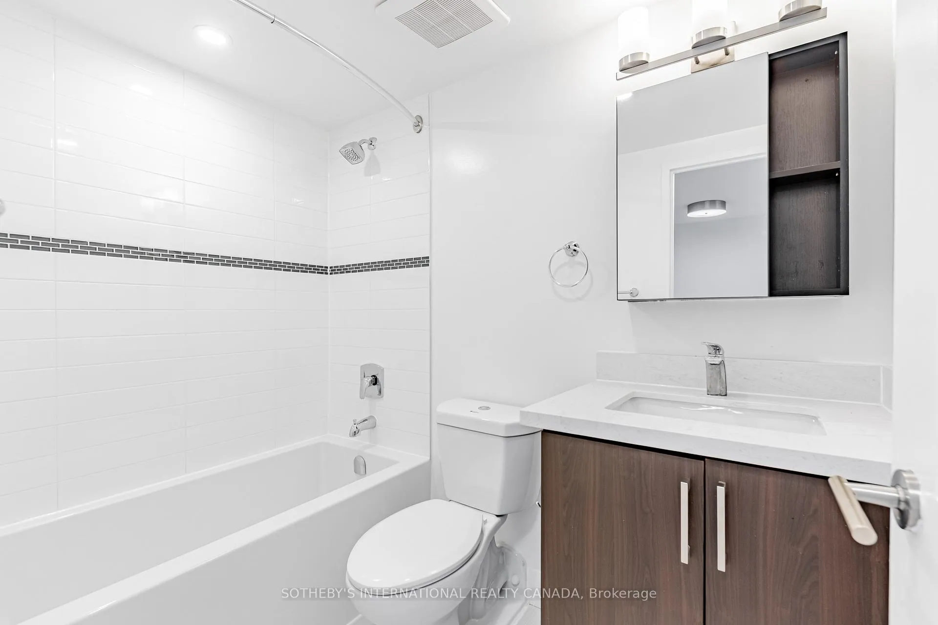 Photo 8 of Unit 821, 191 Sherbourne Street, Toronto, Moss Park — HOMEH