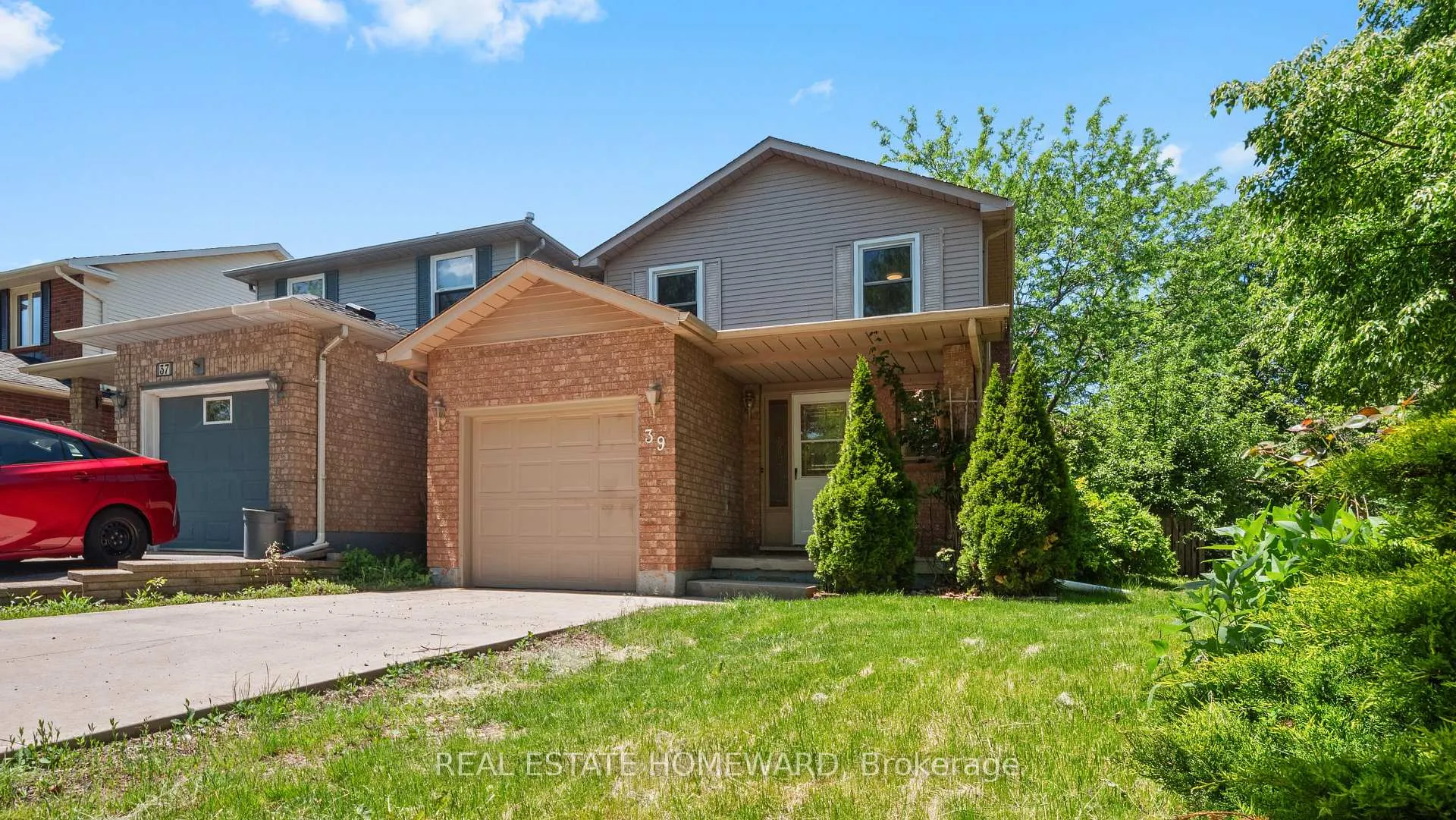 Photo 1 of 39 Tomahawk Drive, Grimsby, Grimsby East — HOMEH