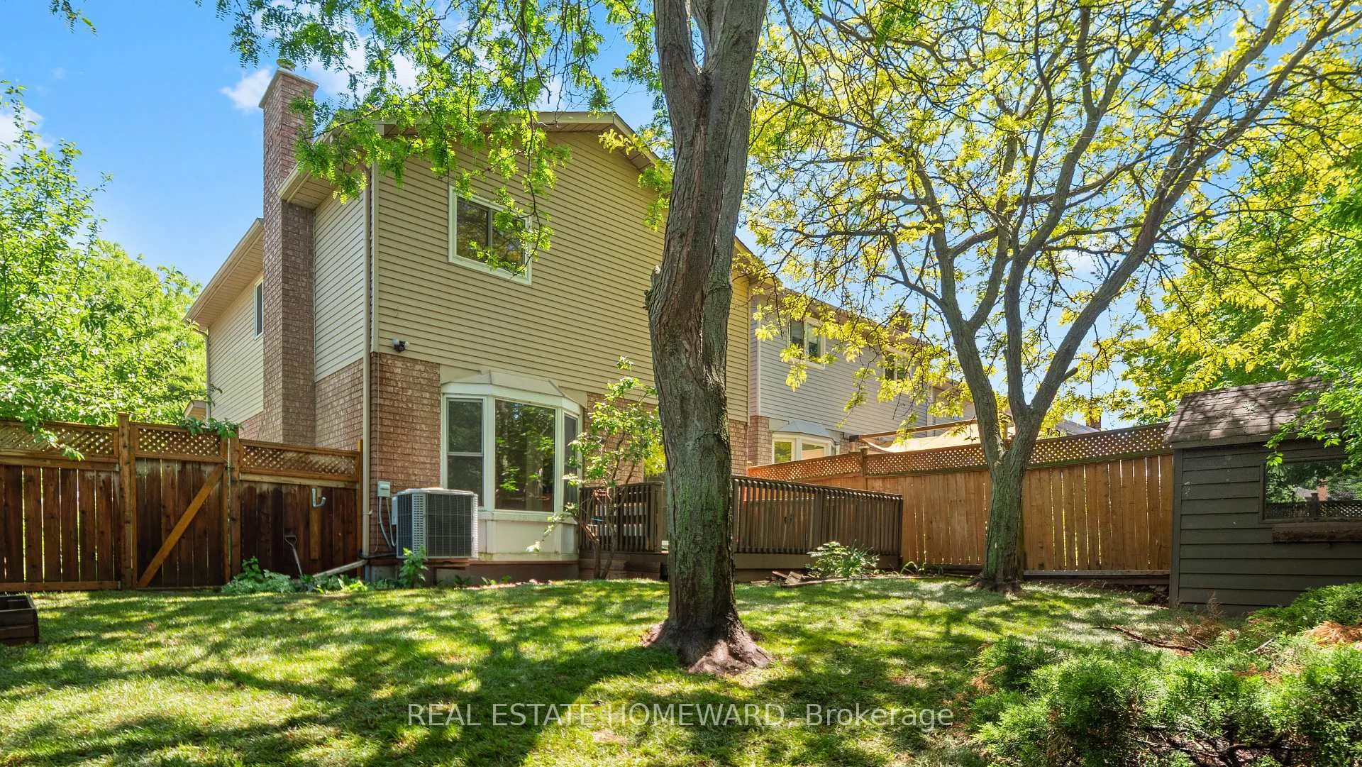 Photo 3 of 39 Tomahawk Drive, Grimsby, Grimsby East — HOMEH