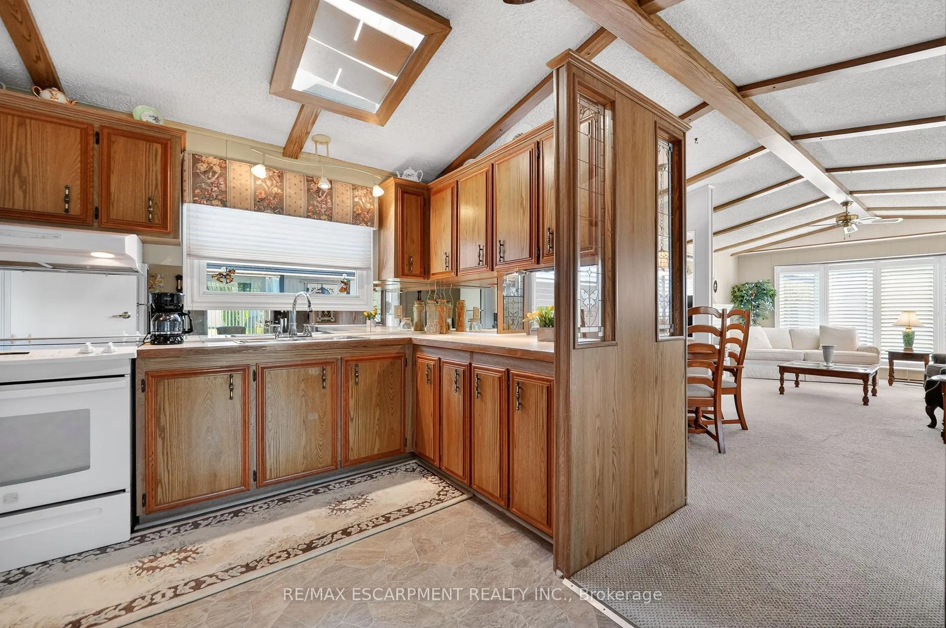Photo 8 of 4450 David Lane, Lincoln, Beamsville — HOMEH