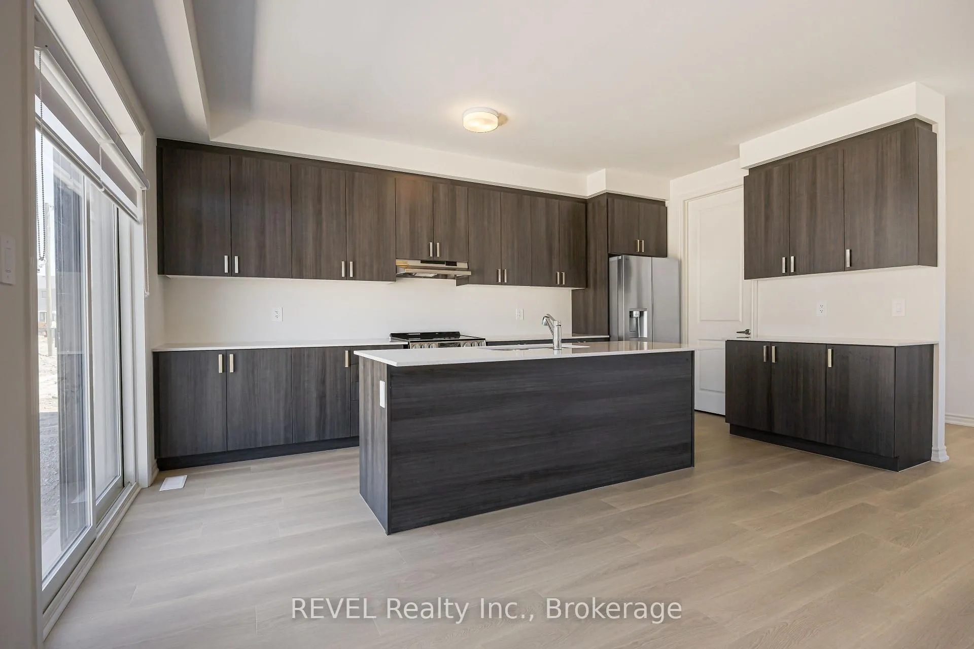 Photo 8 of 6 Rackham Lane, Clarington, Courtice — HOMEH