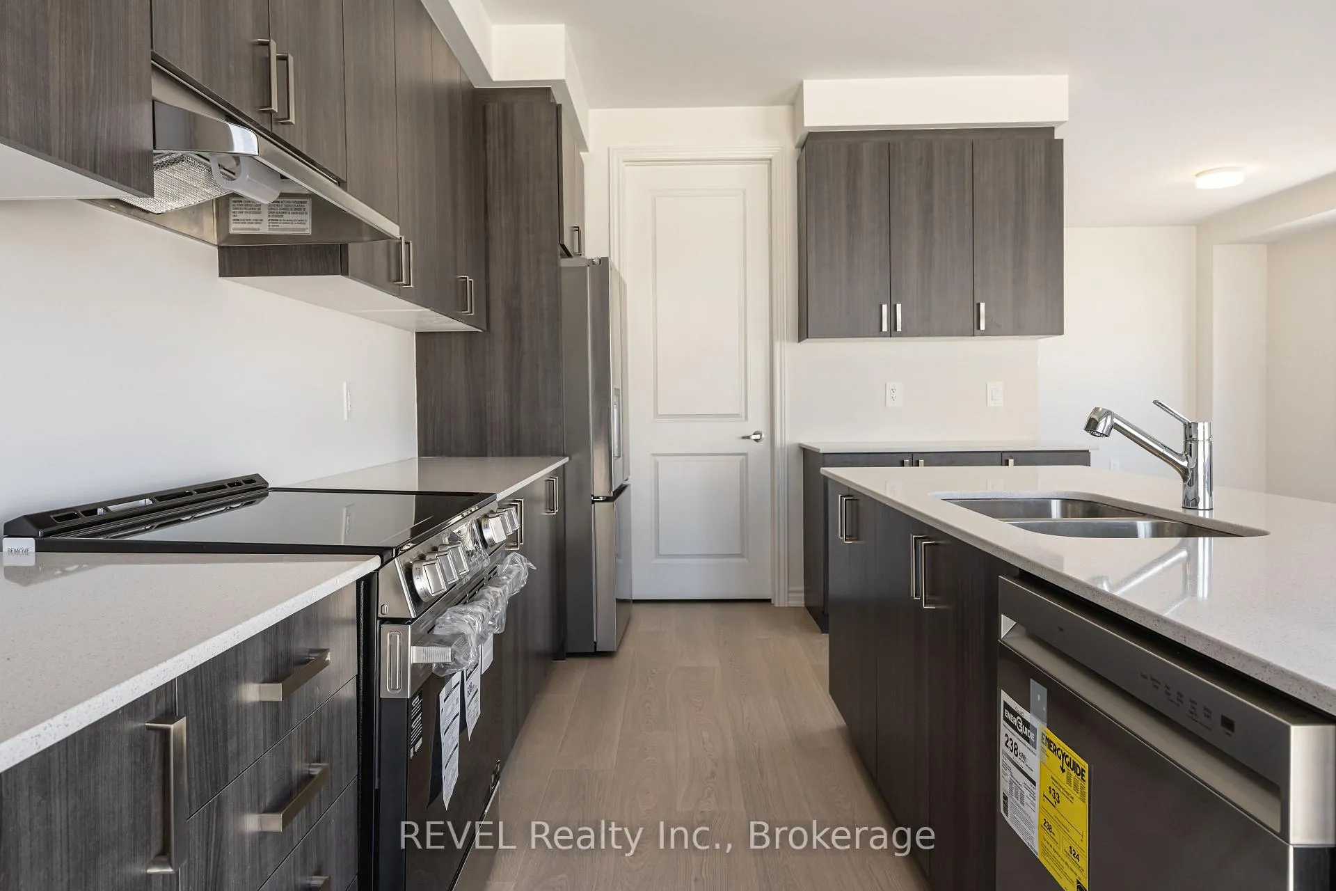 Photo 9 of 6 Rackham Lane, Clarington, Courtice — HOMEH