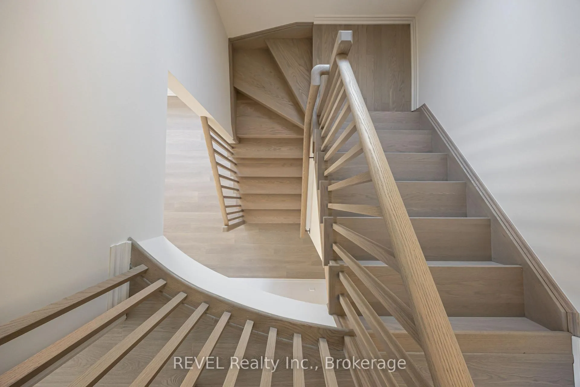 Photo 14 of 6 Rackham Lane, Clarington, Courtice — HOMEH