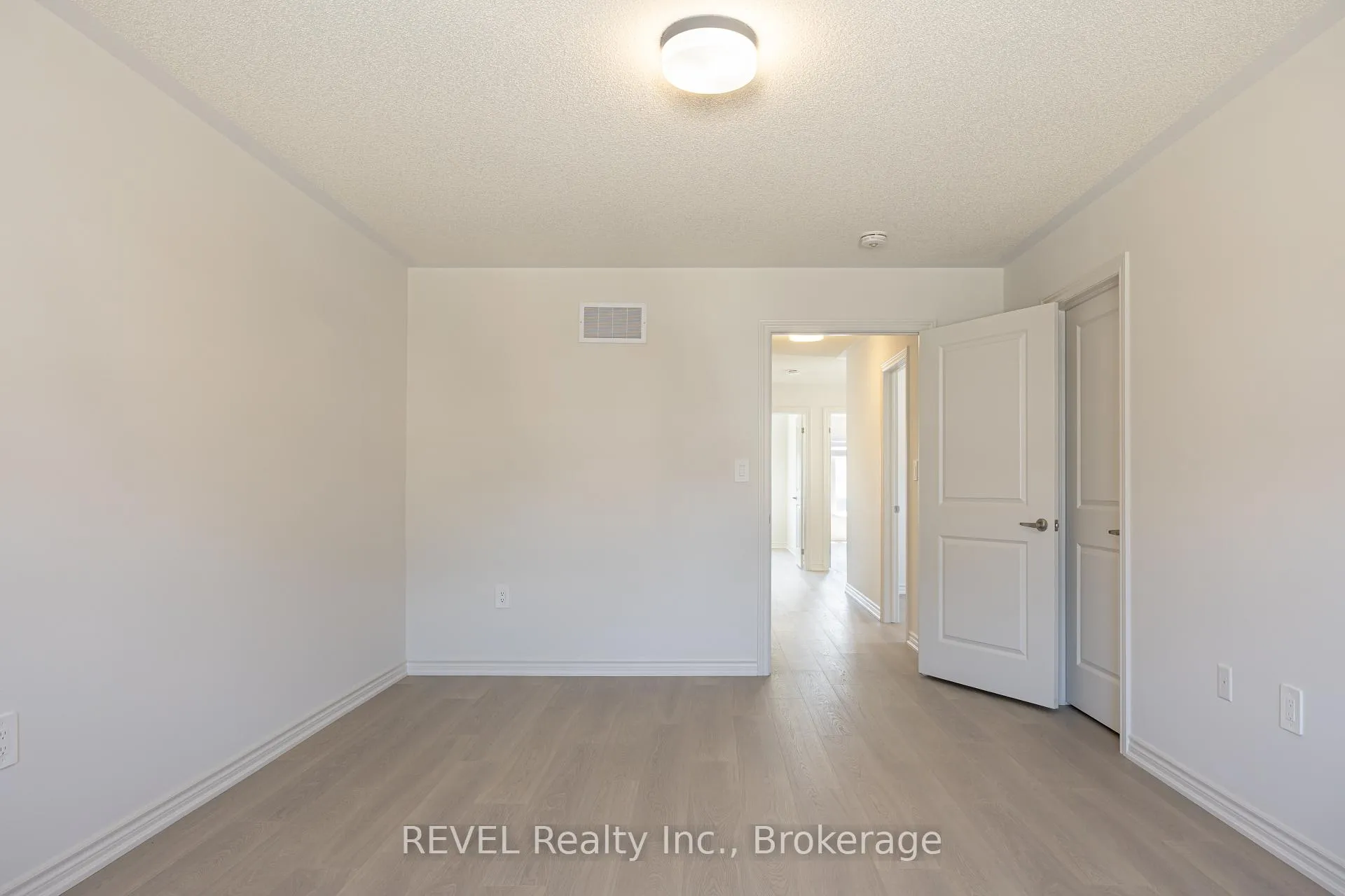 Photo 26 of 6 Rackham Lane, Clarington, Courtice — HOMEH