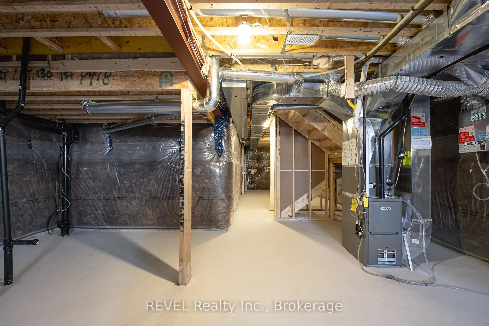 Photo 32 of 6 Rackham Lane, Clarington, Courtice — HOMEH