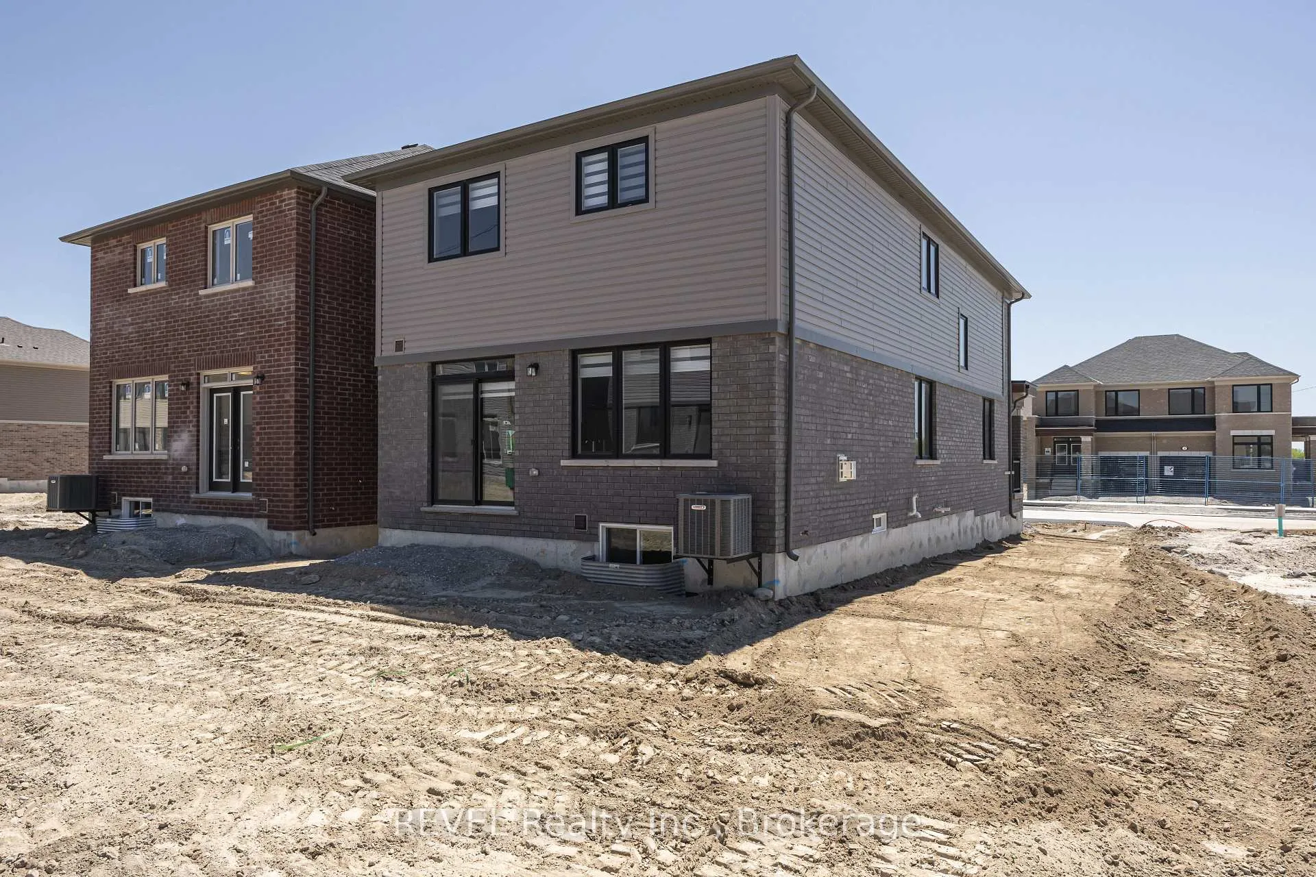 Photo 33 of 6 Rackham Lane, Clarington, Courtice — HOMEH