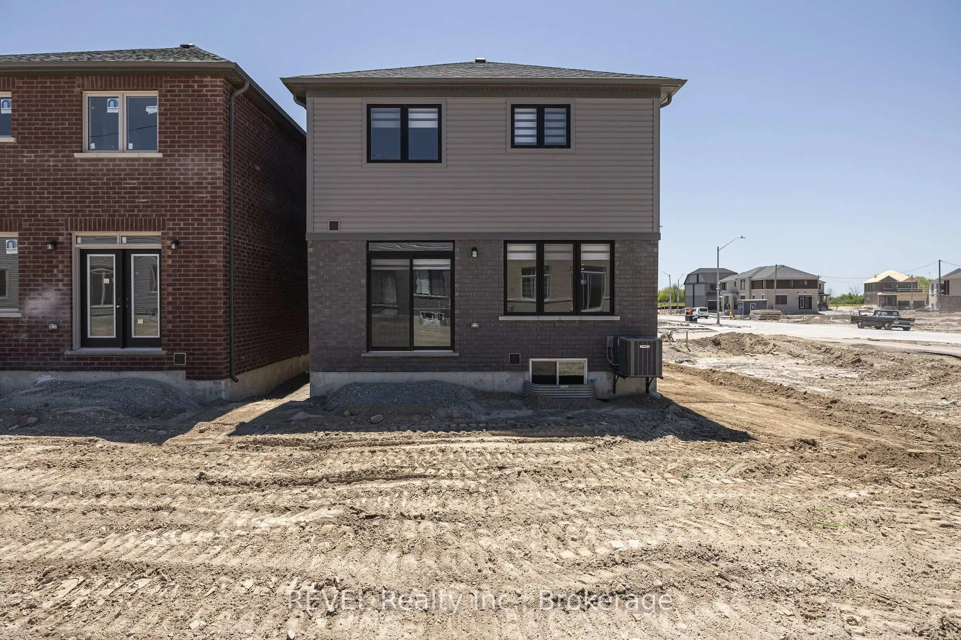 Photo 34 of 6 Rackham Lane, Clarington, Courtice — HOMEH