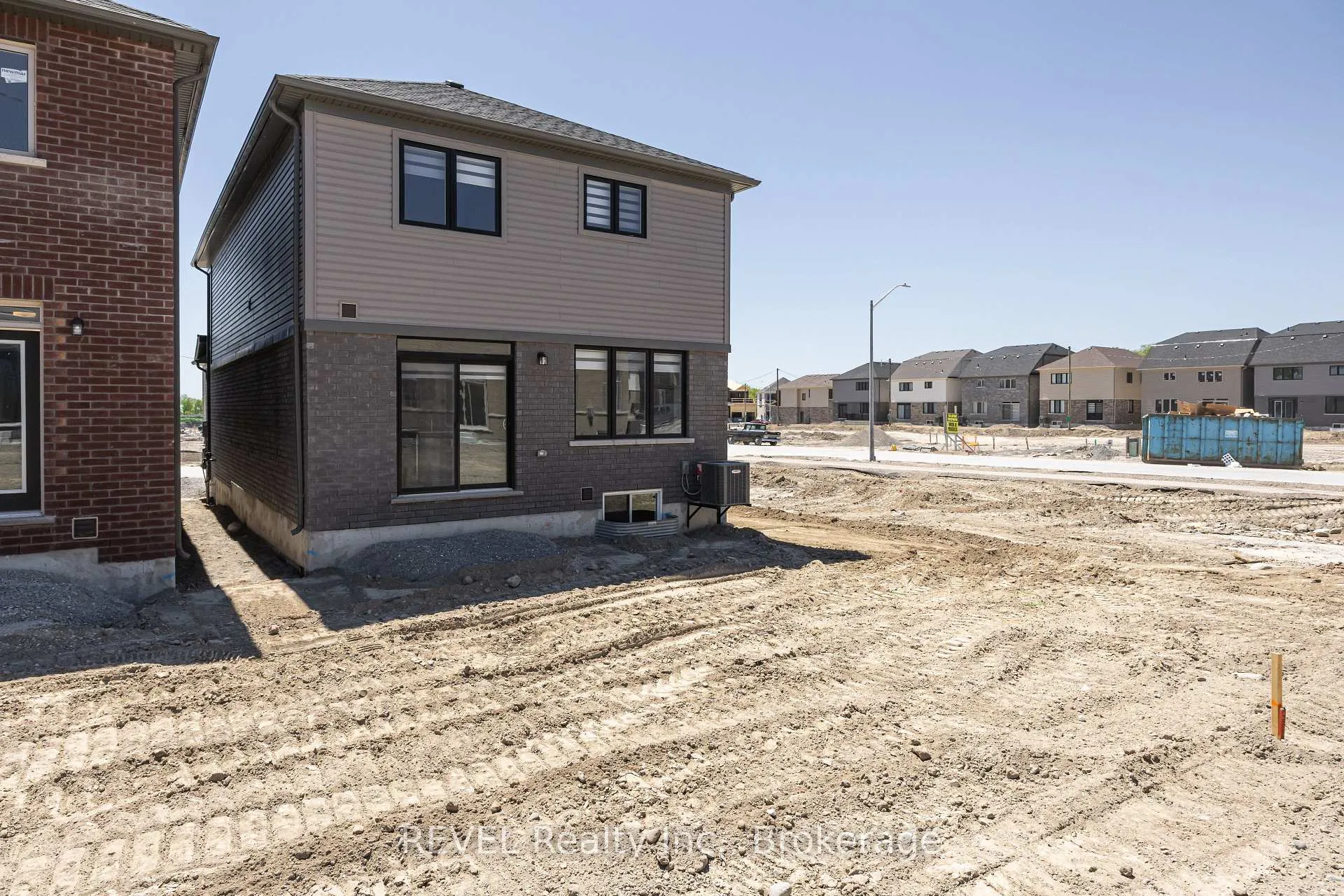 Photo 35 of 6 Rackham Lane, Clarington, Courtice — HOMEH