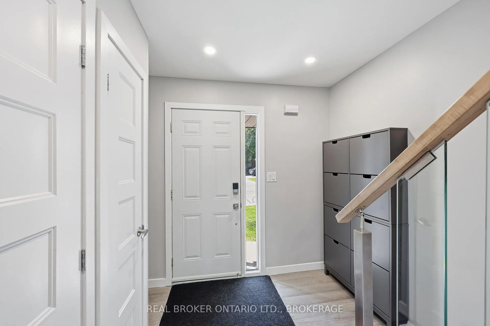 Photo 5 of 31 Coventry Crescent, Kingston, West of Sir John A. Blvd — HOMEH