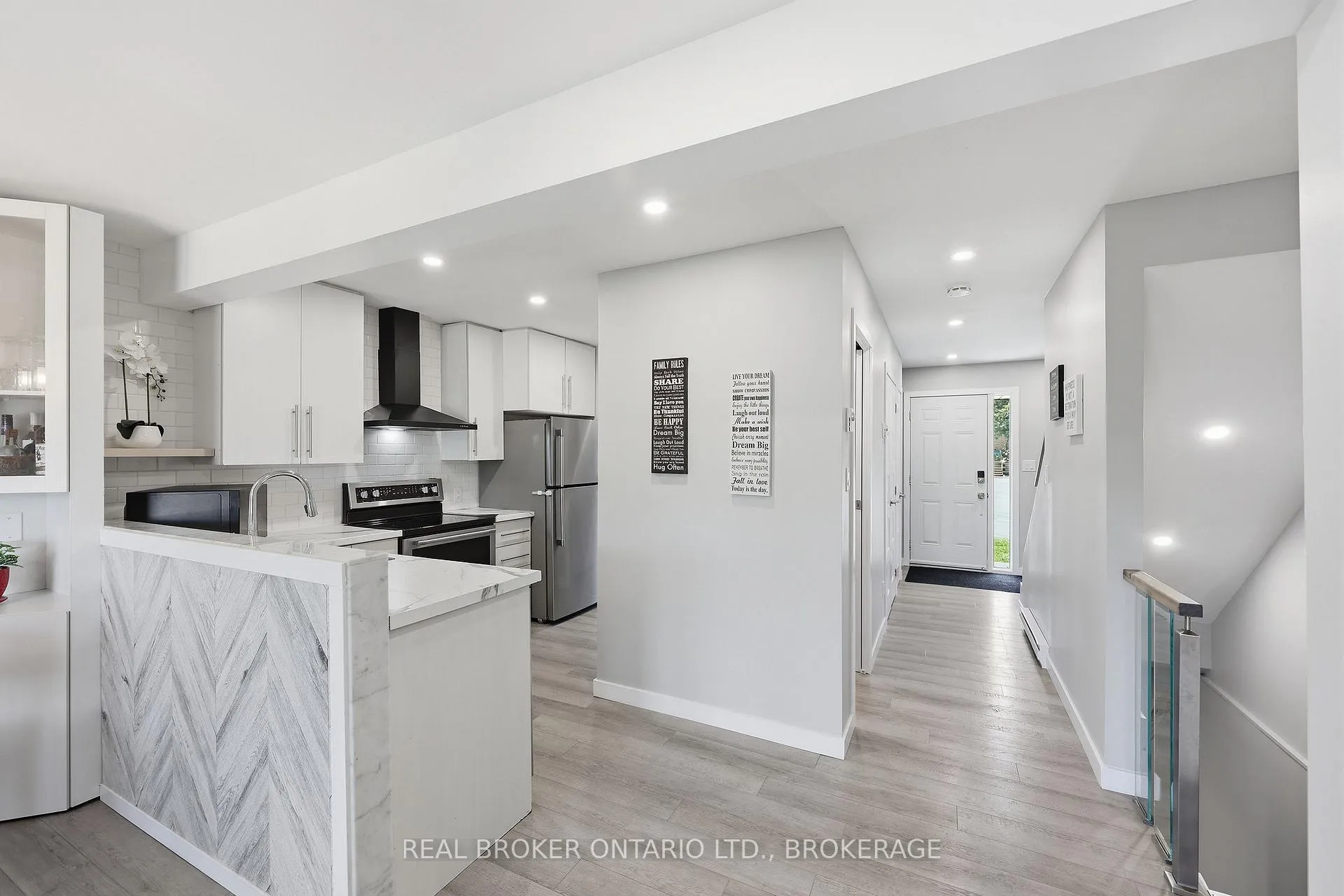 Photo 9 of 31 Coventry Crescent, Kingston, West of Sir John A. Blvd — HOMEH