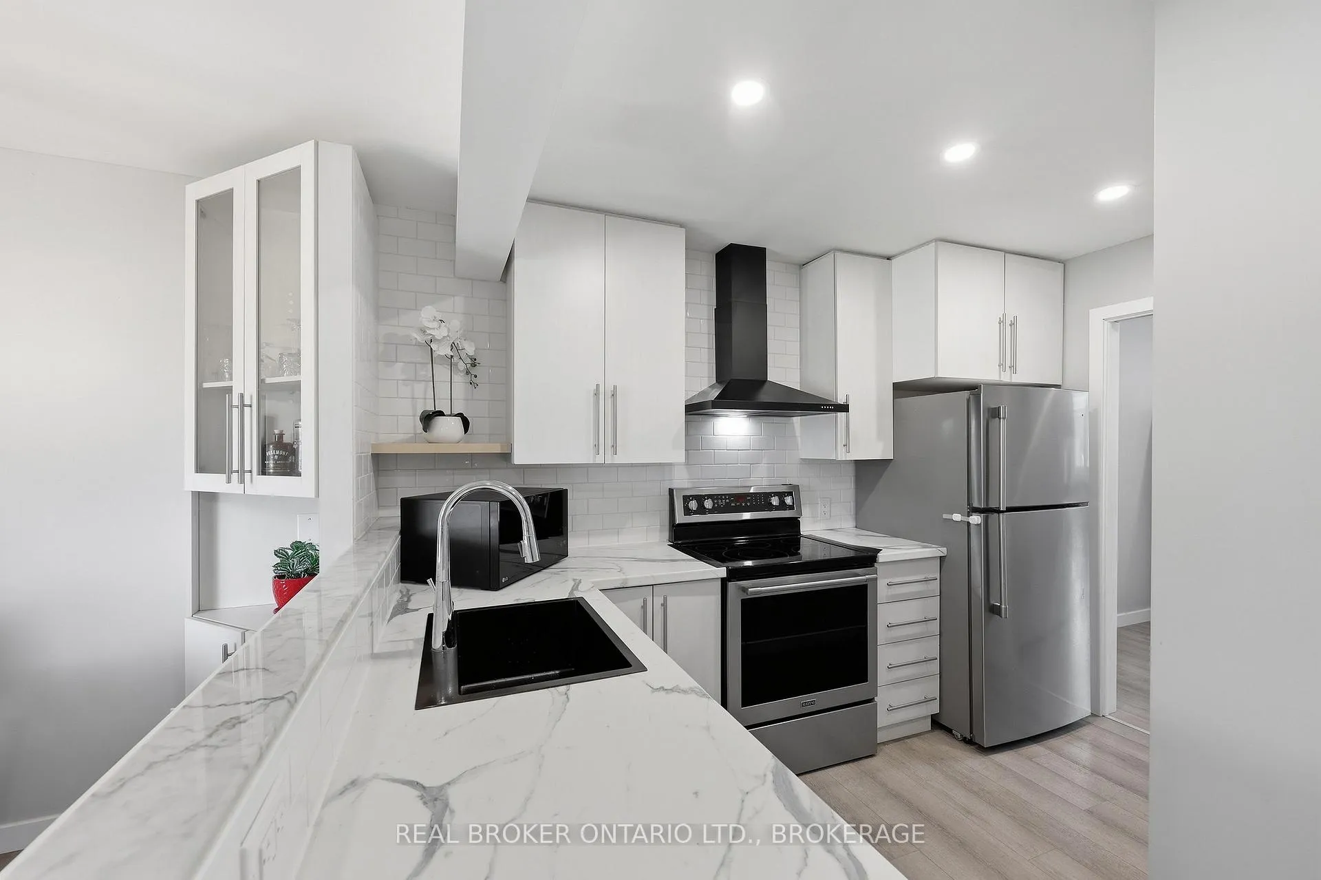 Photo 10 of 31 Coventry Crescent, Kingston, West of Sir John A. Blvd — HOMEH
