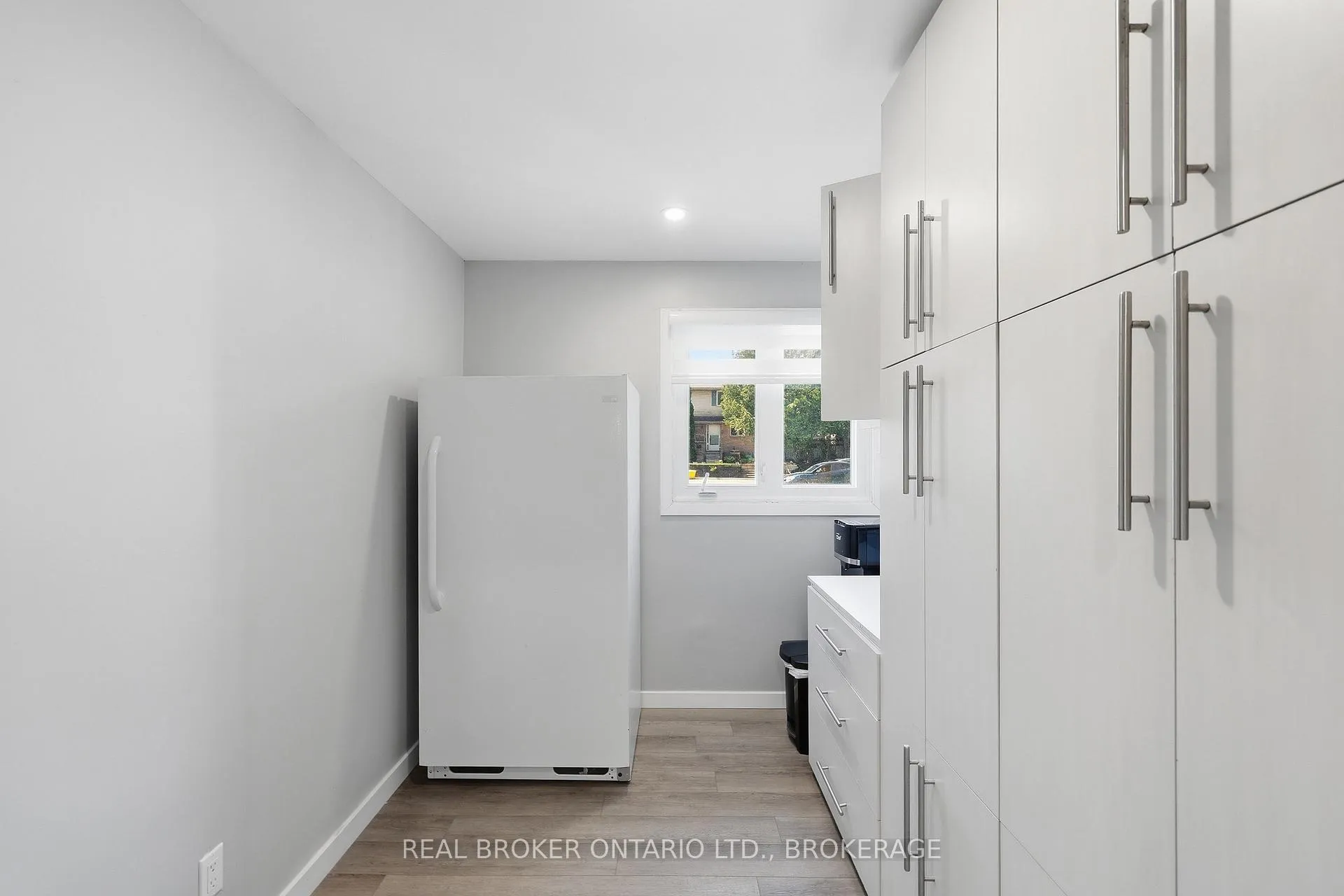 Photo 14 of 31 Coventry Crescent, Kingston, West of Sir John A. Blvd — HOMEH
