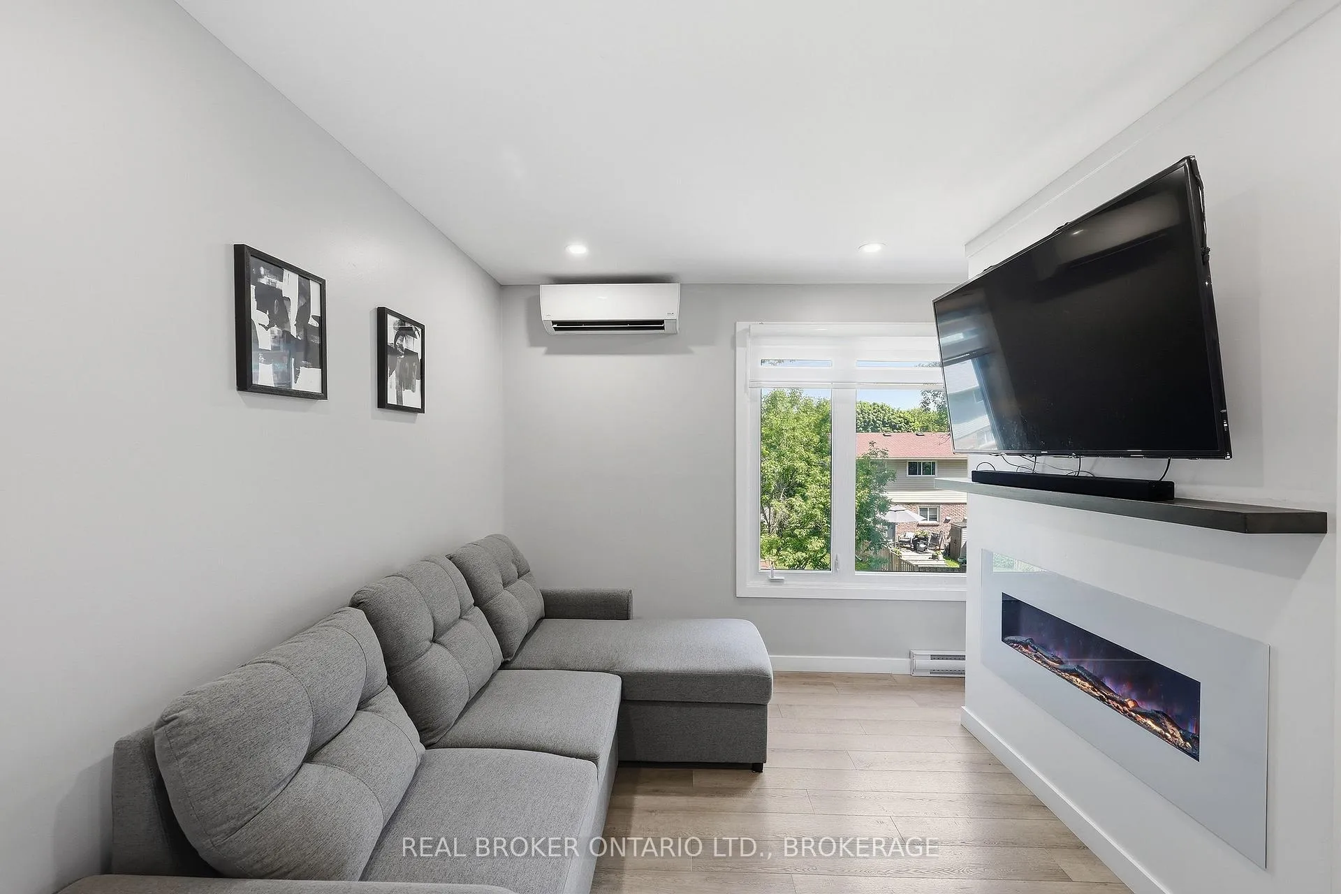 Photo 16 of 31 Coventry Crescent, Kingston, West of Sir John A. Blvd — HOMEH