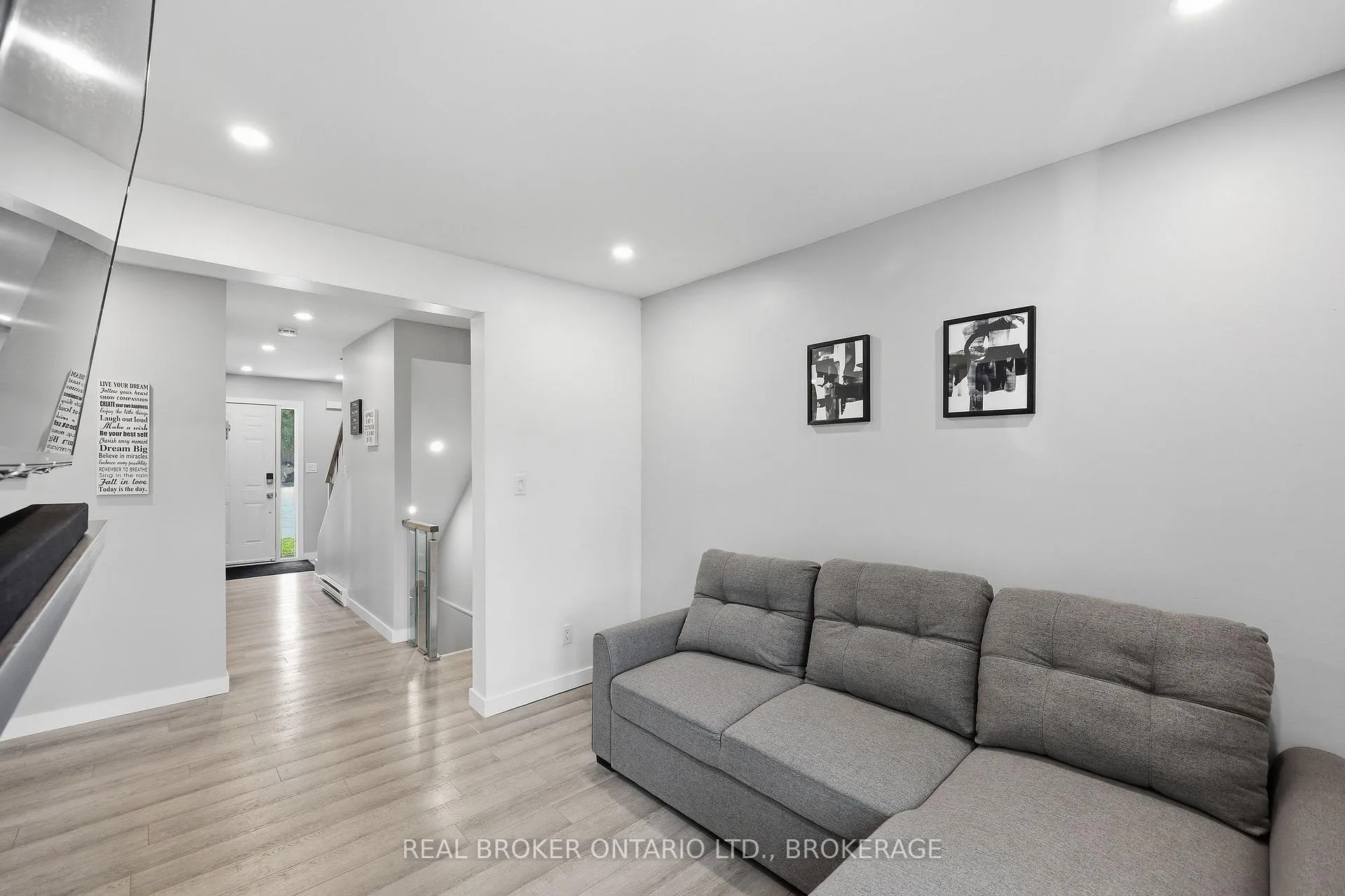 Photo 17 of 31 Coventry Crescent, Kingston, West of Sir John A. Blvd — HOMEH
