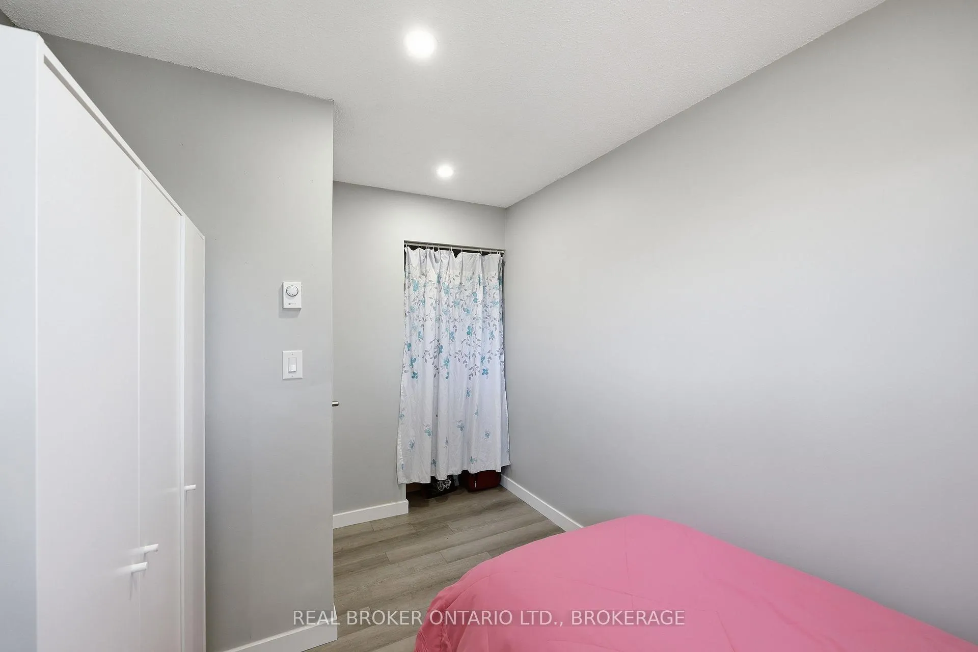 Photo 26 of 31 Coventry Crescent, Kingston, West of Sir John A. Blvd — HOMEH