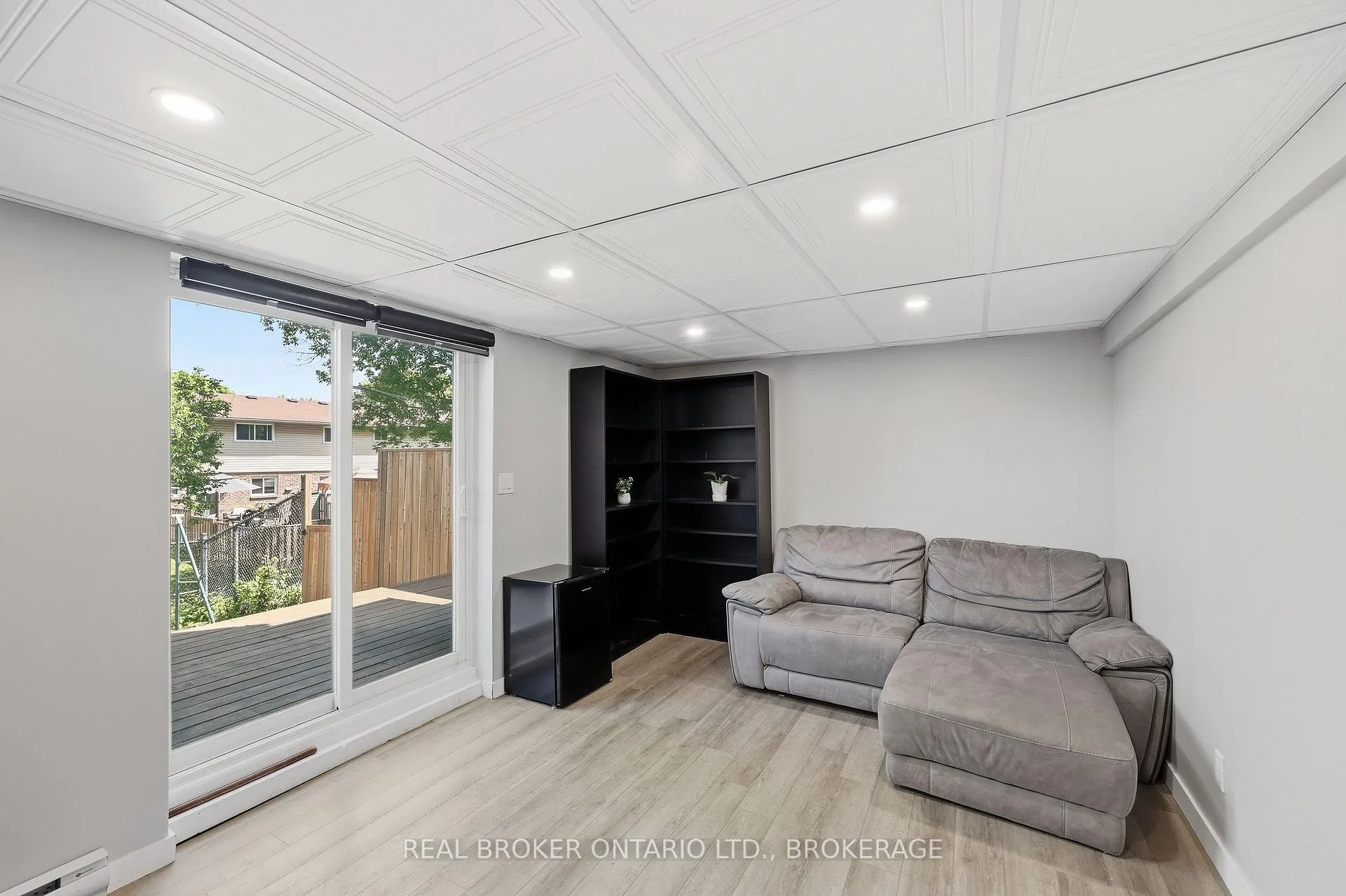 Photo 29 of 31 Coventry Crescent, Kingston, West of Sir John A. Blvd — HOMEH