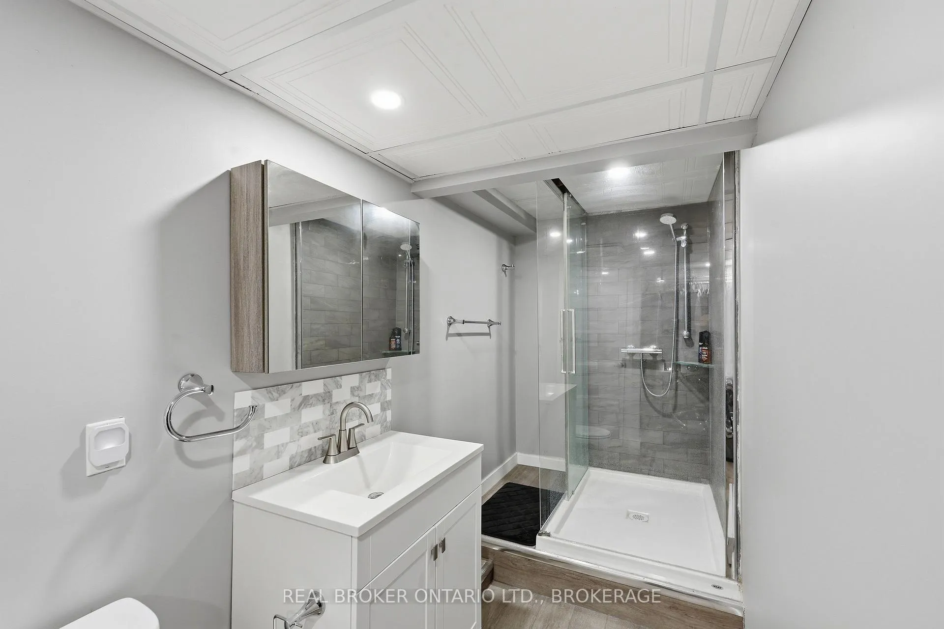 Photo 33 of 31 Coventry Crescent, Kingston, West of Sir John A. Blvd — HOMEH