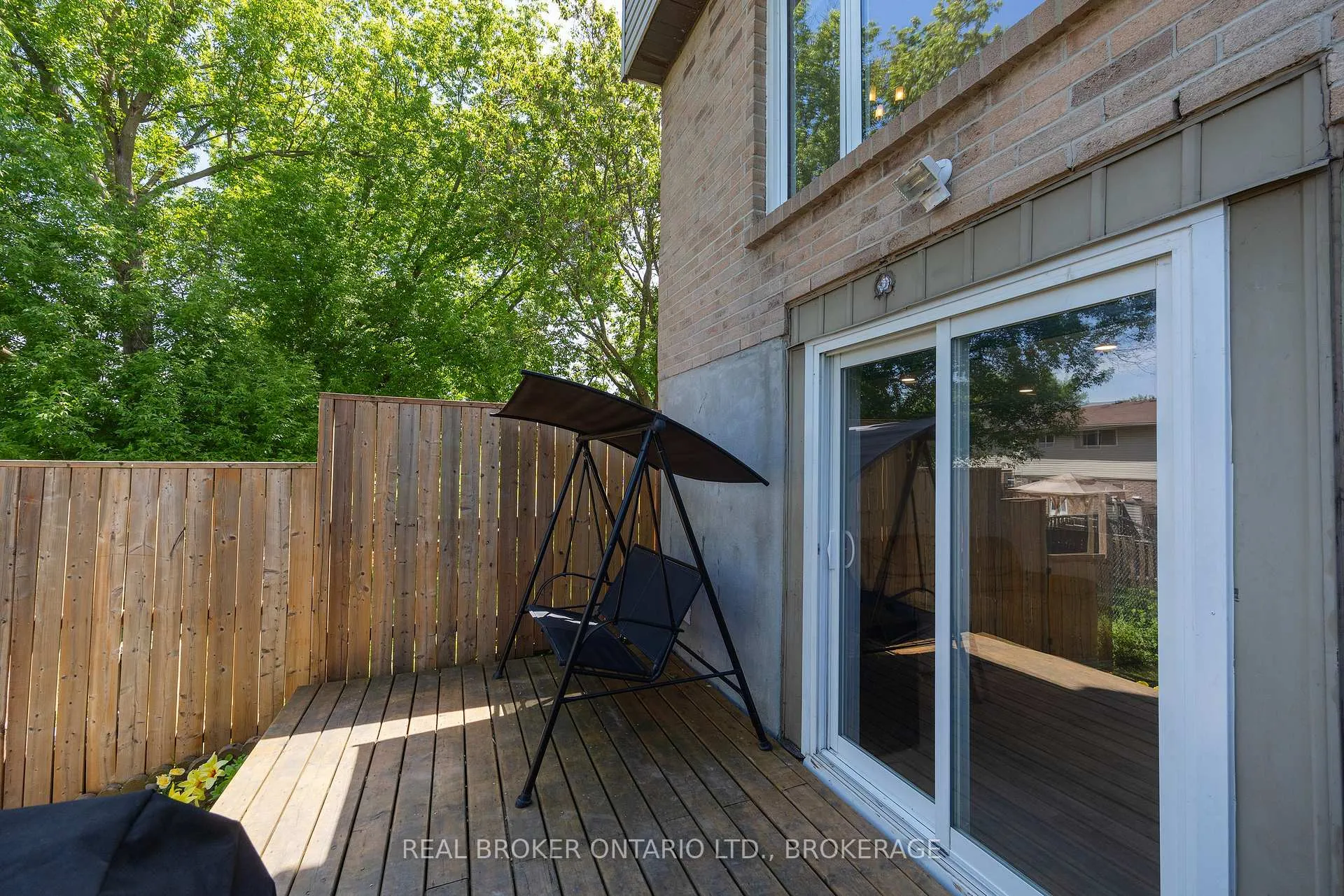 Photo 39 of 31 Coventry Crescent, Kingston, West of Sir John A. Blvd — HOMEH