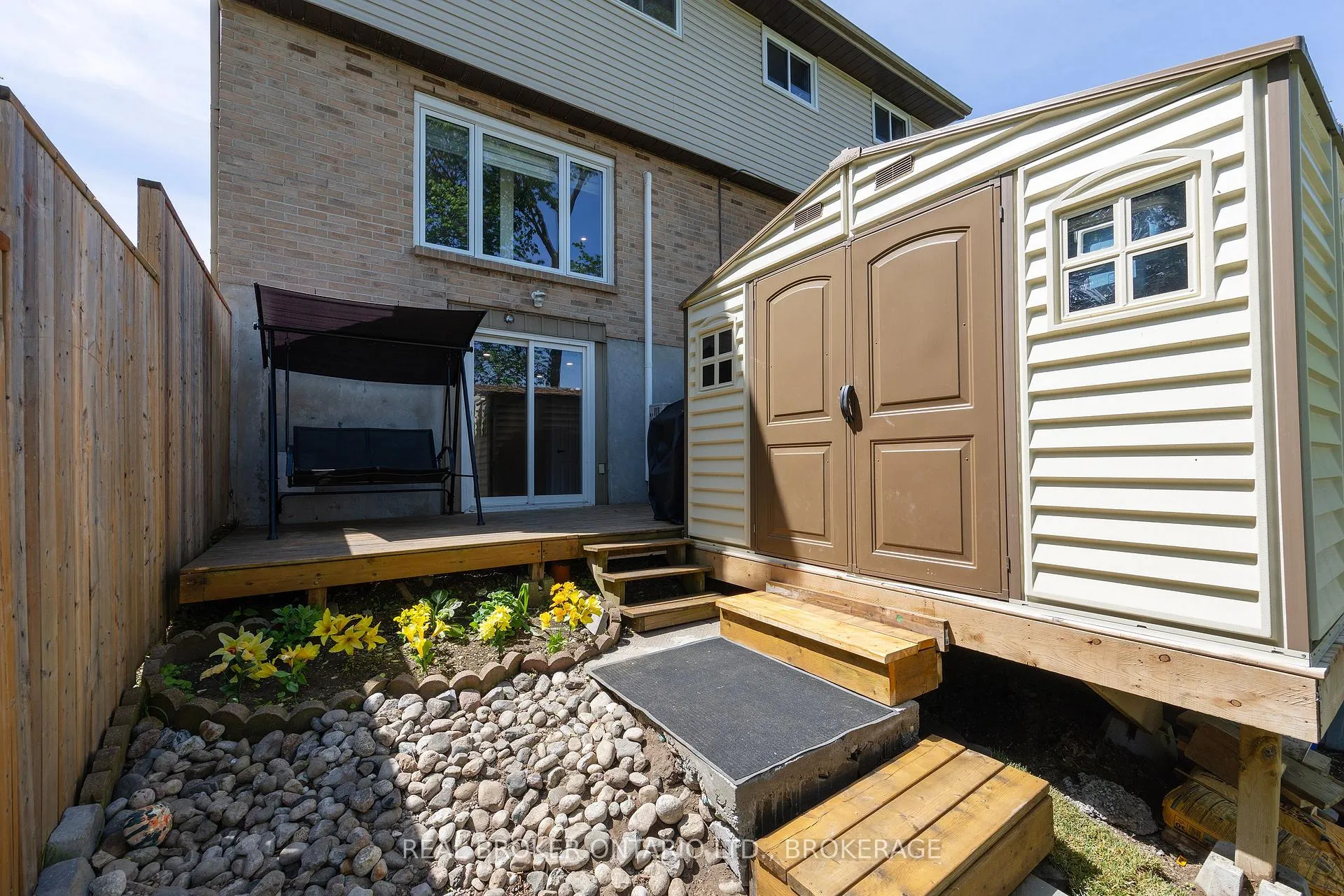 Photo 41 of 31 Coventry Crescent, Kingston, West of Sir John A. Blvd — HOMEH