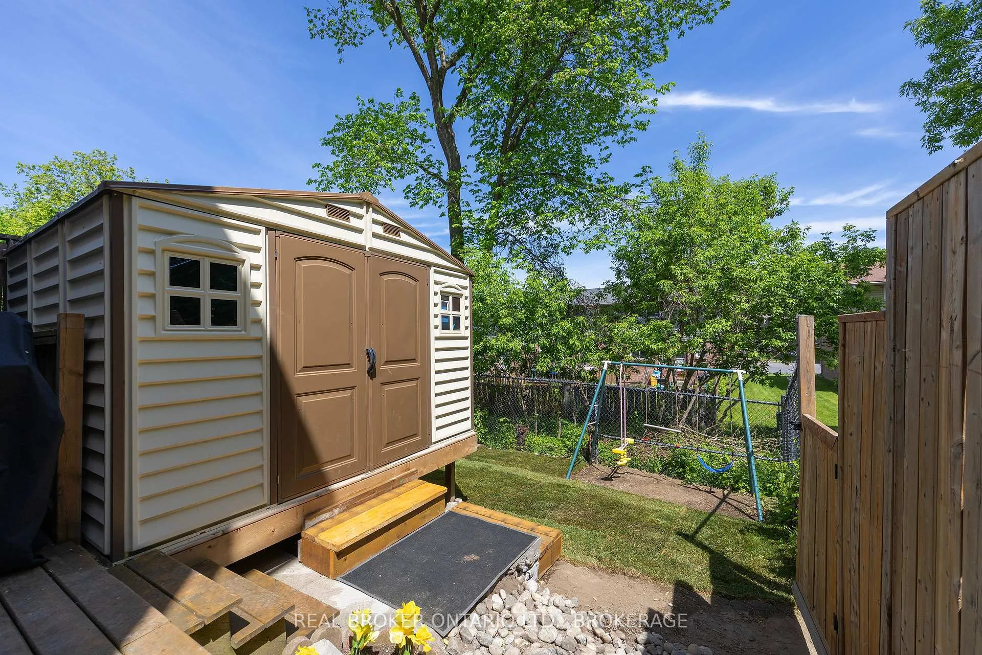 Photo 42 of 31 Coventry Crescent, Kingston, West of Sir John A. Blvd — HOMEH