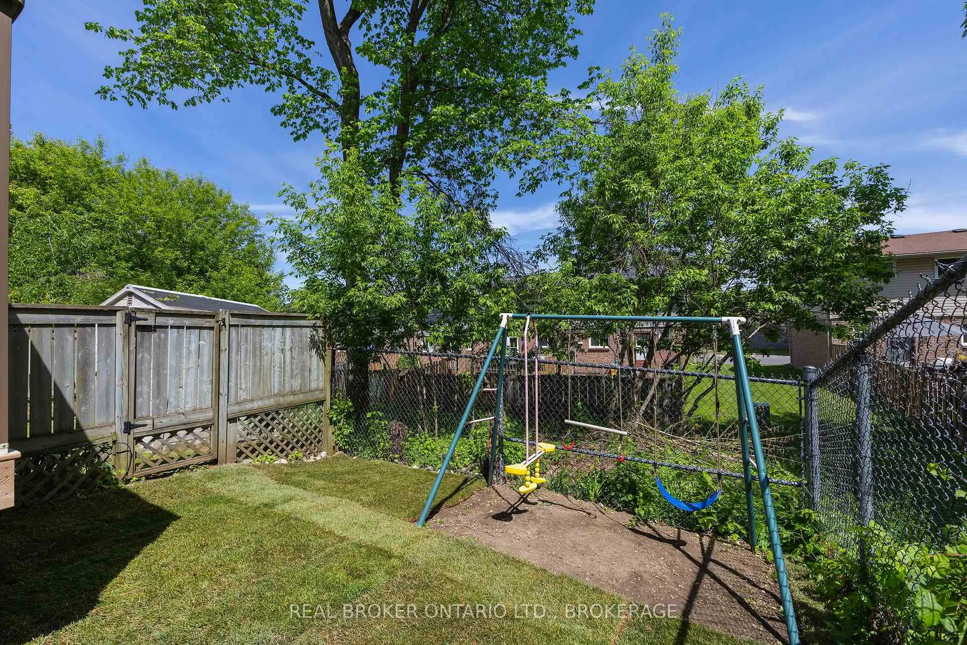 Photo 43 of 31 Coventry Crescent, Kingston, West of Sir John A. Blvd — HOMEH
