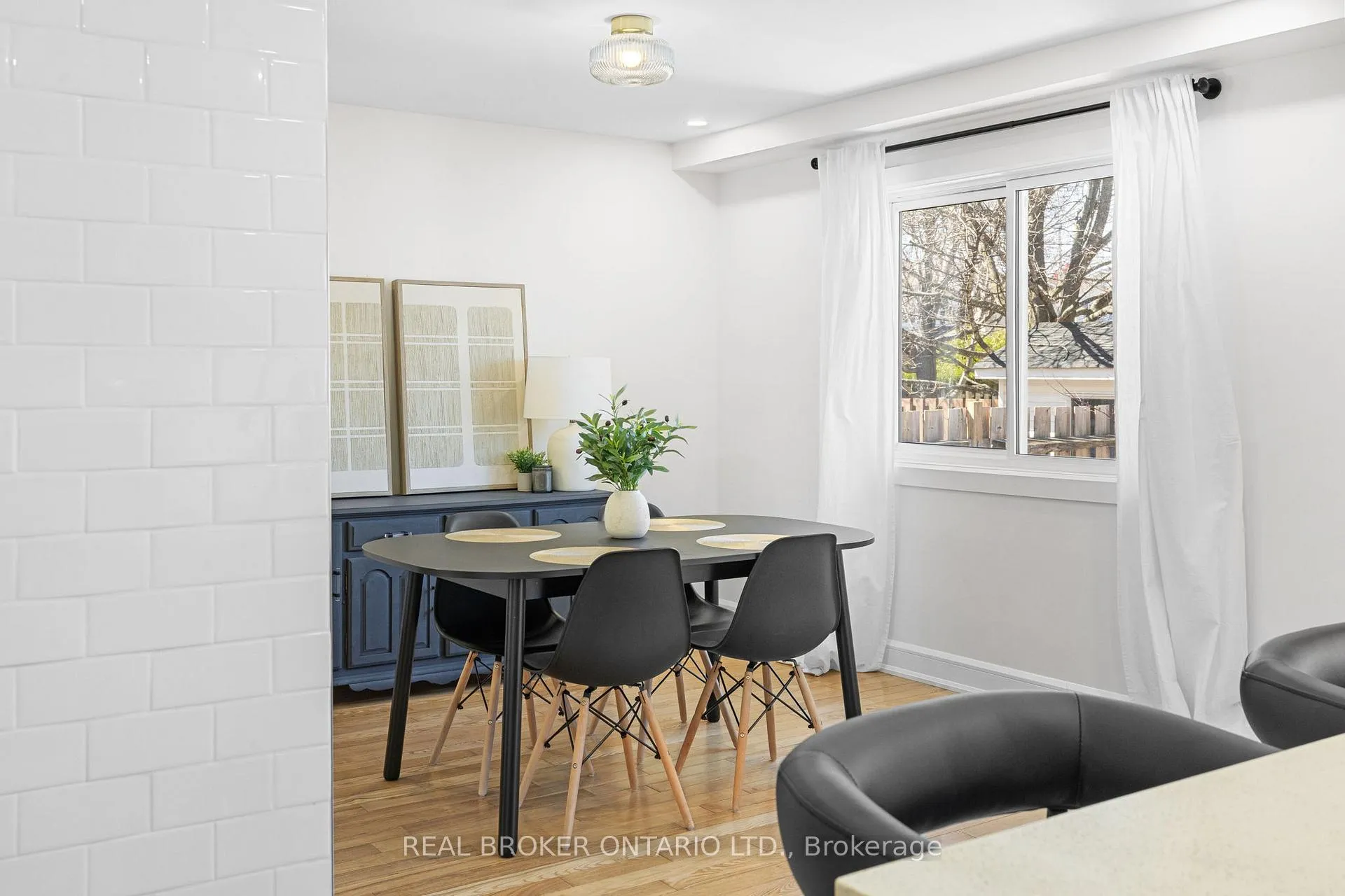 Photo 20 of 2058 Wildflower Drive, Ottawa, Queenswood Heights South — HOMEH