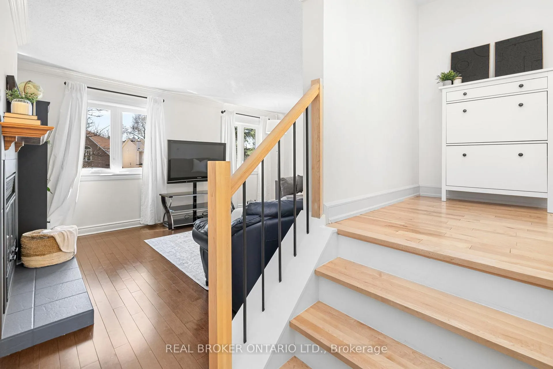 Photo 27 of 2058 Wildflower Drive, Ottawa, Queenswood Heights South — HOMEH