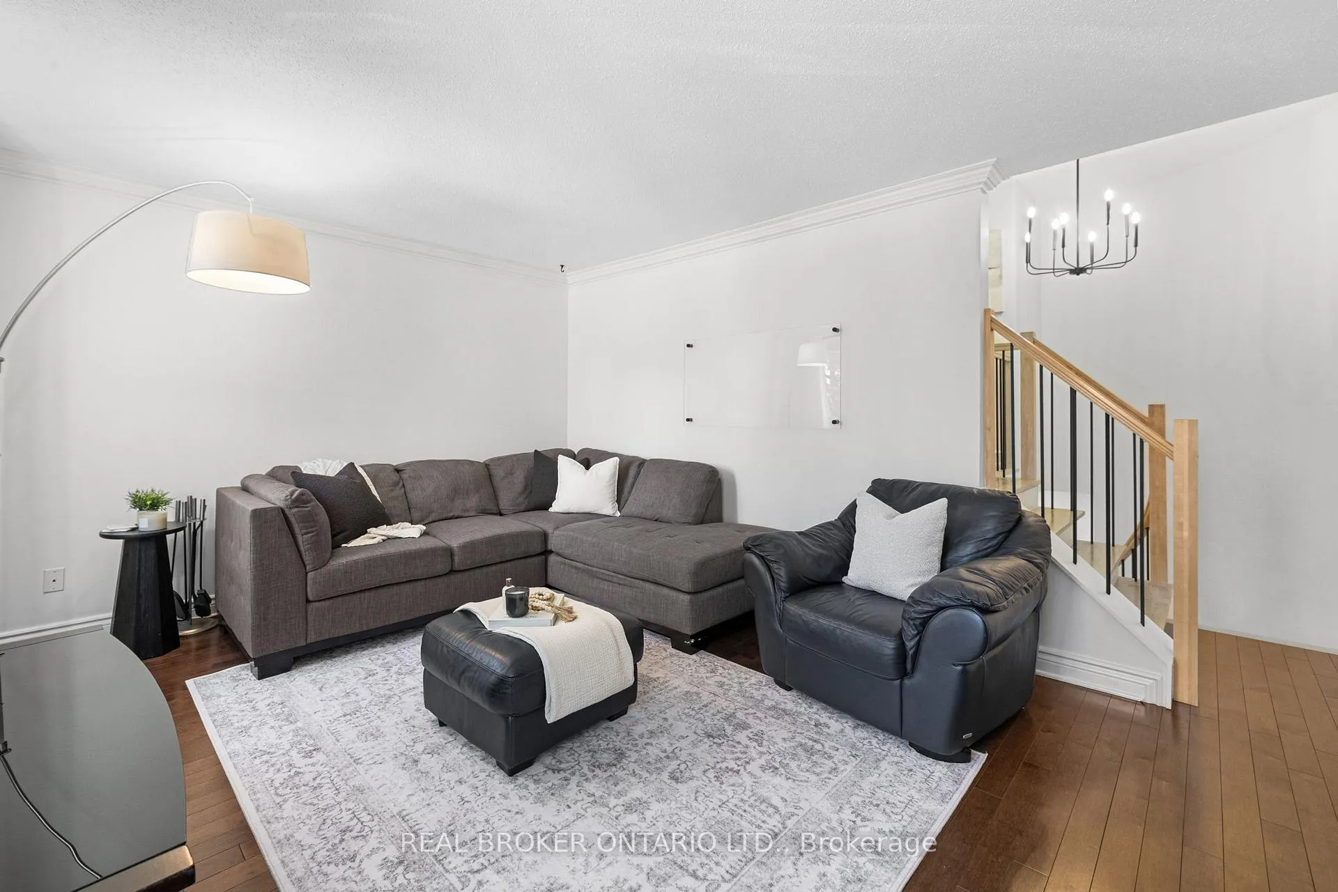Photo 31 of 2058 Wildflower Drive, Ottawa, Queenswood Heights South — HOMEH