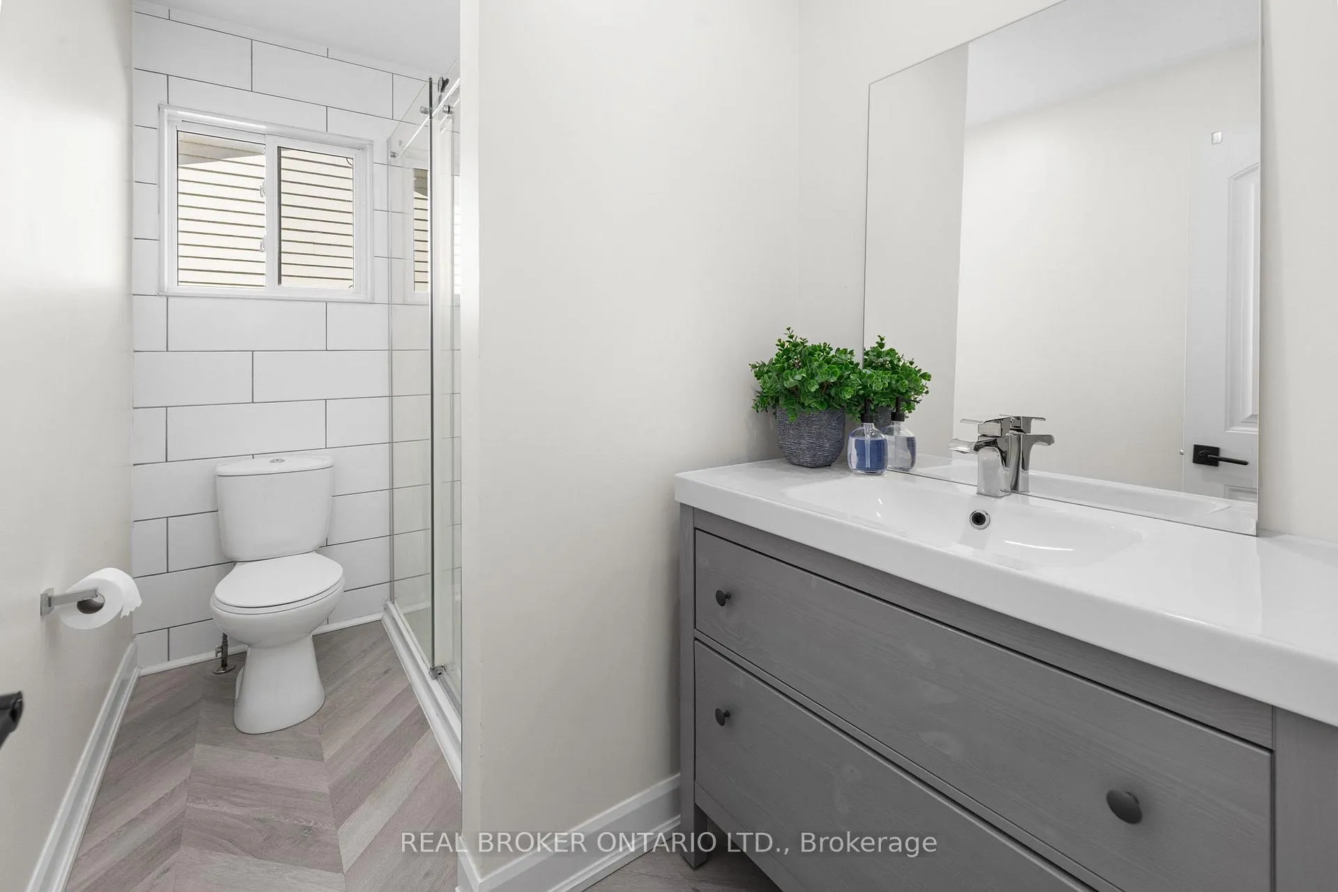 Photo 37 of 2058 Wildflower Drive, Ottawa, Queenswood Heights South — HOMEH