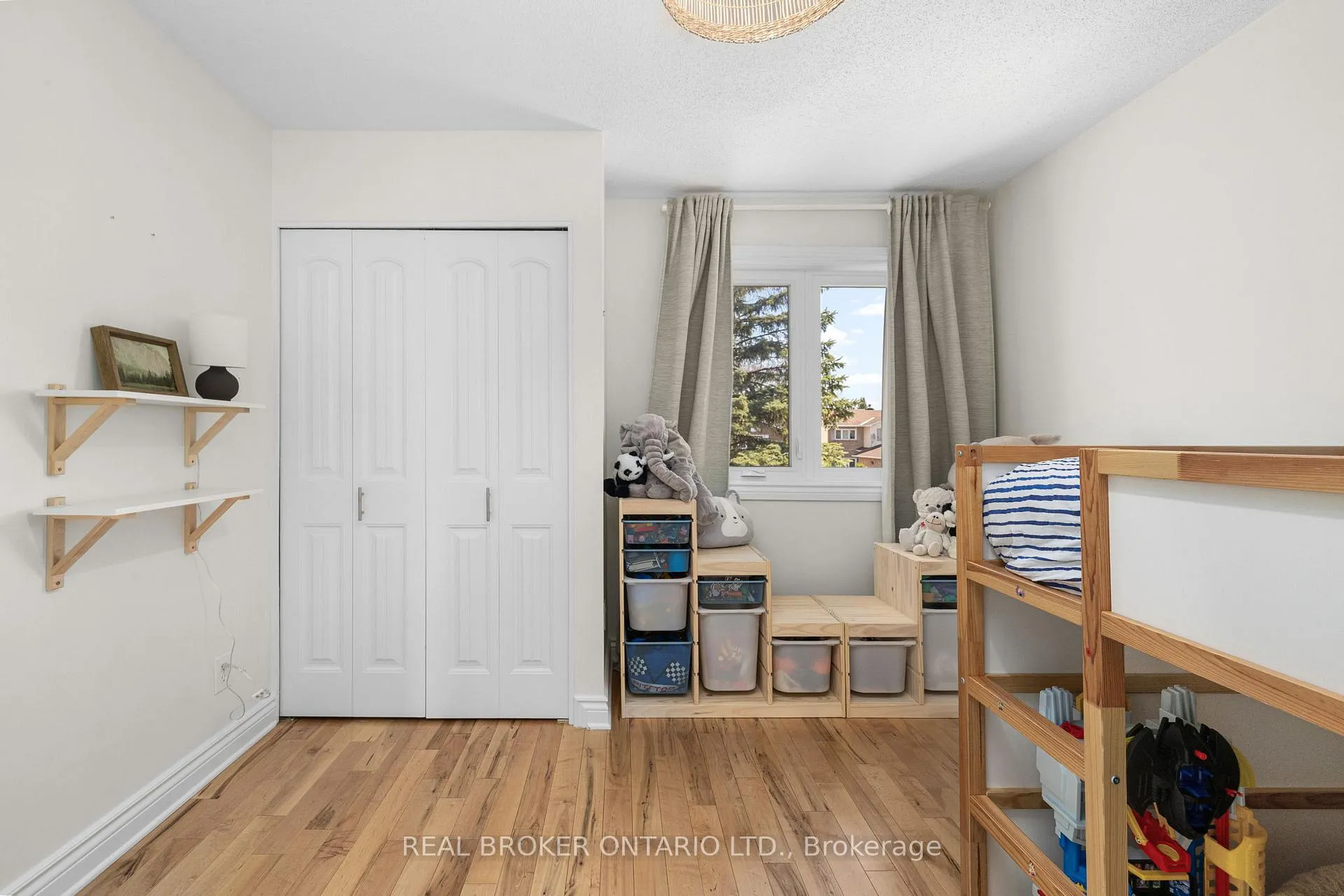 Photo 42 of 2058 Wildflower Drive, Ottawa, Queenswood Heights South — HOMEH