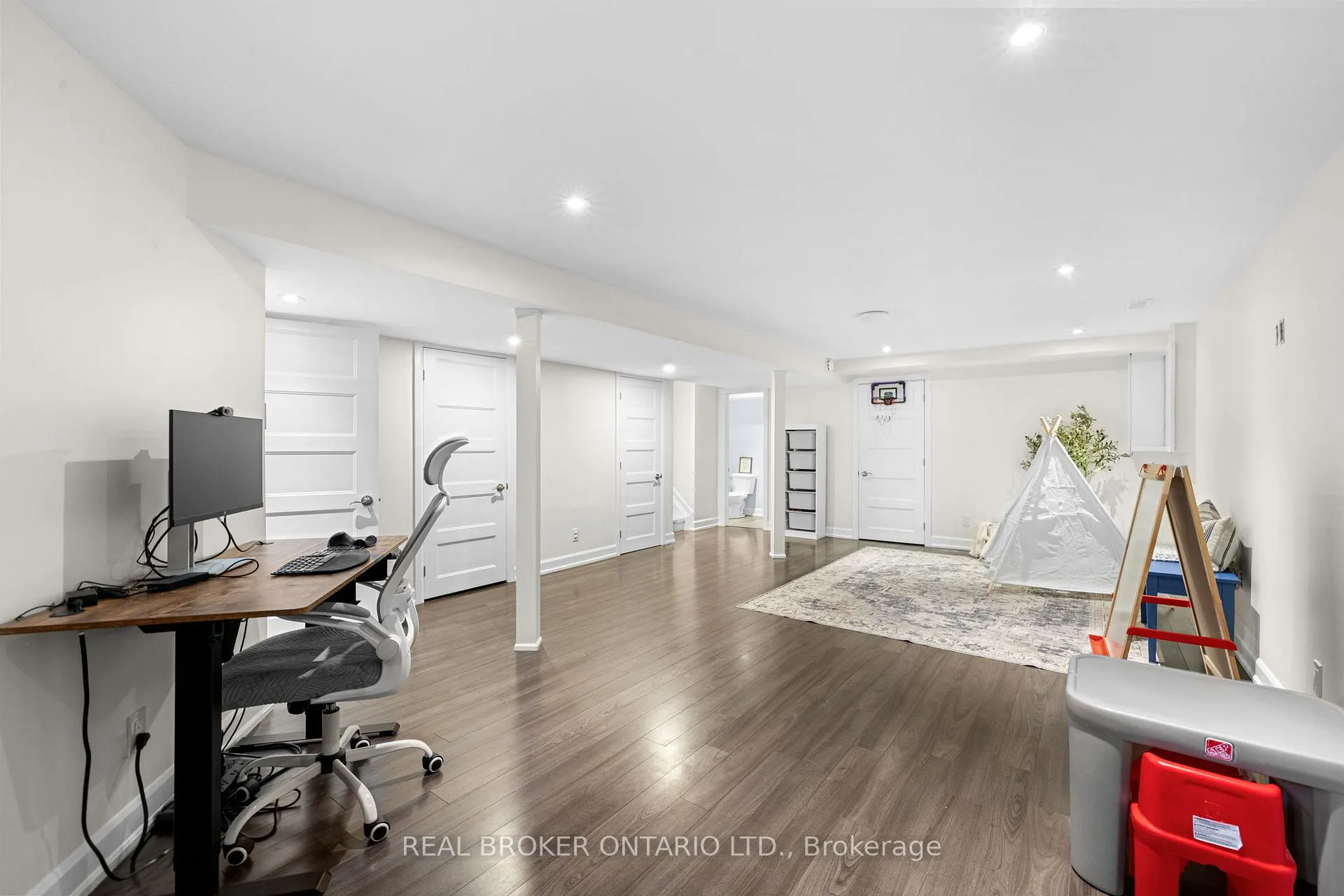 Photo 44 of 2058 Wildflower Drive, Ottawa, Queenswood Heights South — HOMEH