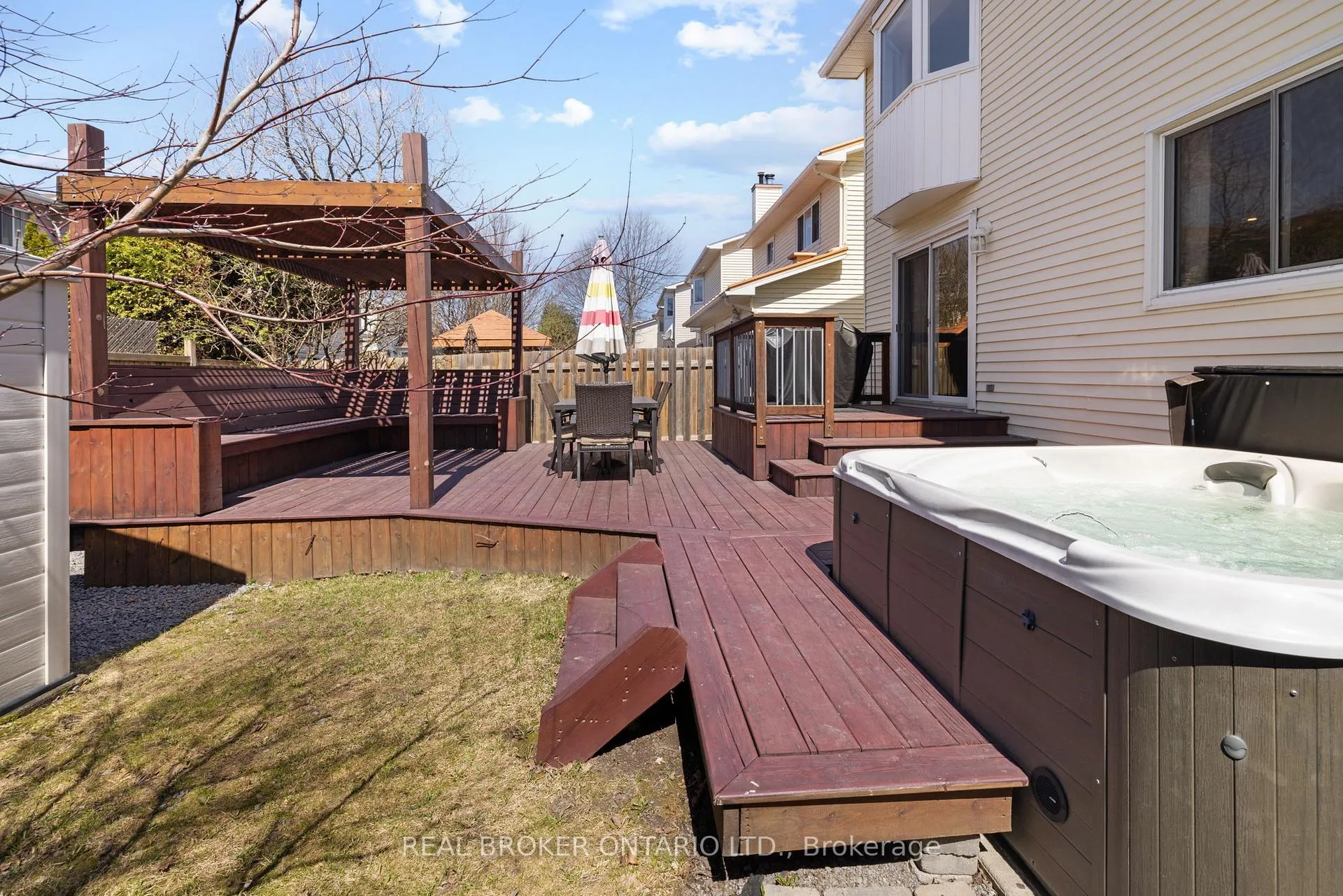 Photo 48 of 2058 Wildflower Drive, Ottawa, Queenswood Heights South — HOMEH