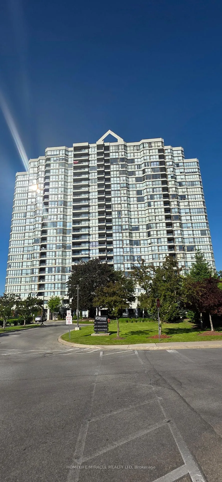 Photo 1 of Unit 1211, 3 Rowntree Road, Etobicoke, Mount Olive-Silverstone-Jamestown — HOMEH