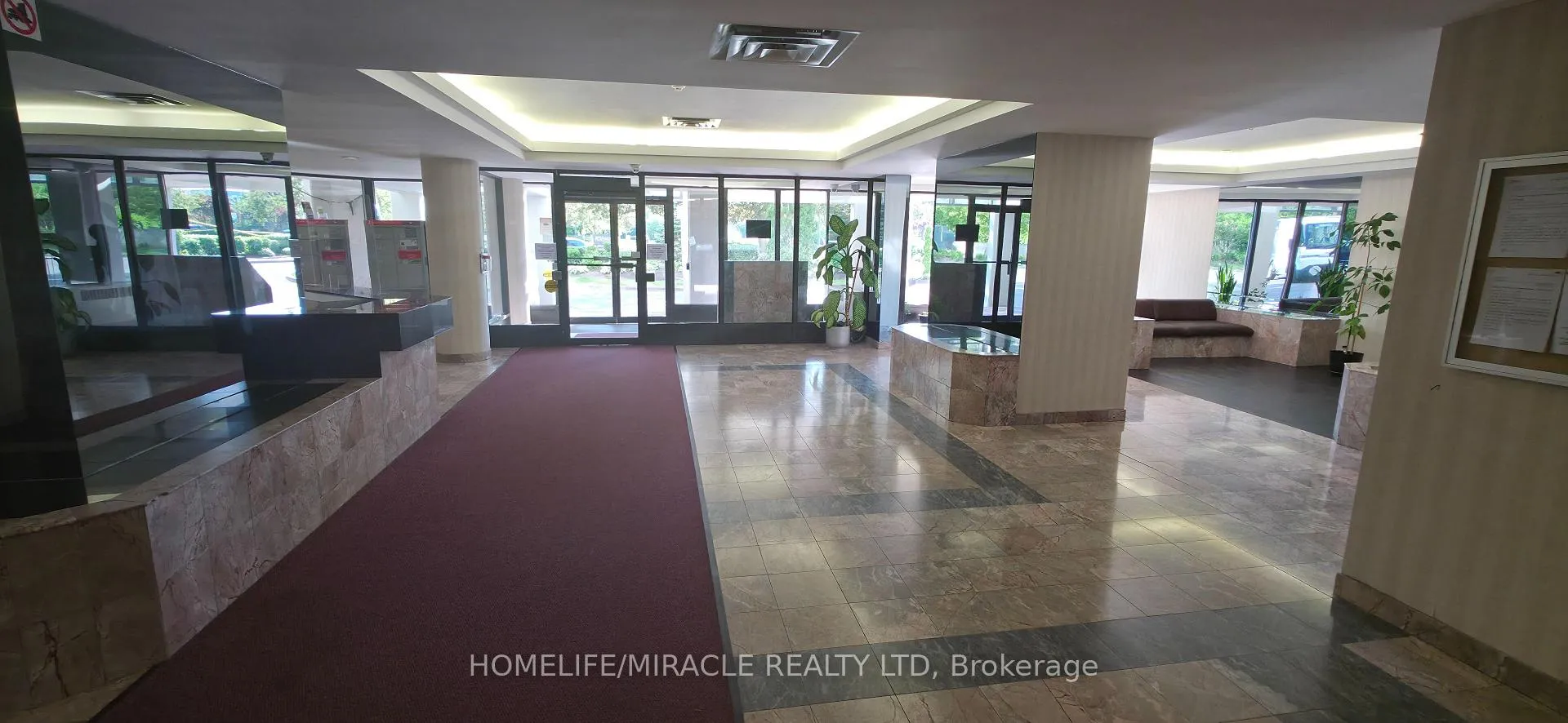 Photo 4 of Unit 1211, 3 Rowntree Road, Etobicoke, Mount Olive-Silverstone-Jamestown — HOMEH