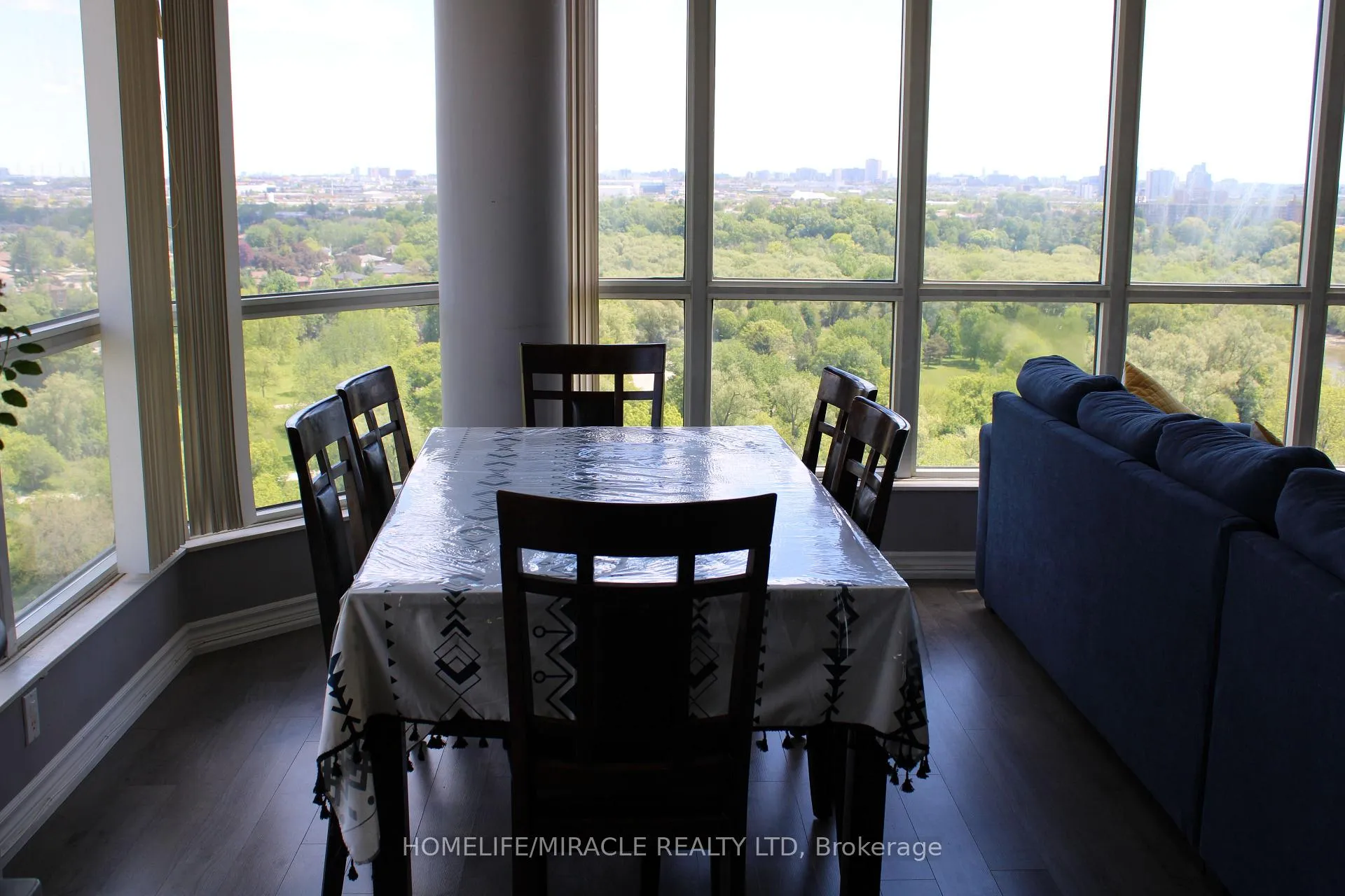 Photo 11 of Unit 1211, 3 Rowntree Road, Etobicoke, Mount Olive-Silverstone-Jamestown — HOMEH